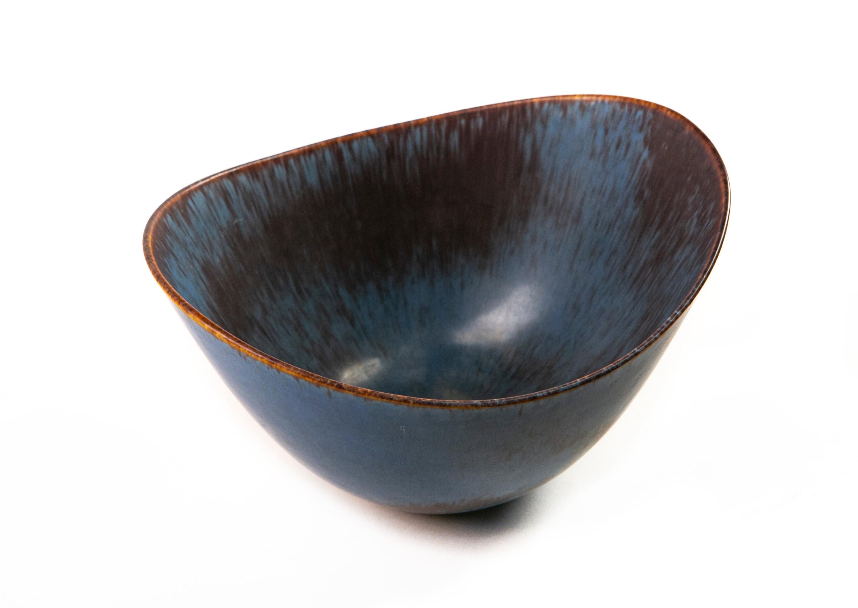 Gunnar Nylund Rörstrand Large Axk Bowl Blue an Ocher Hares Fur Glaze Sweden 1950 For Sale 6