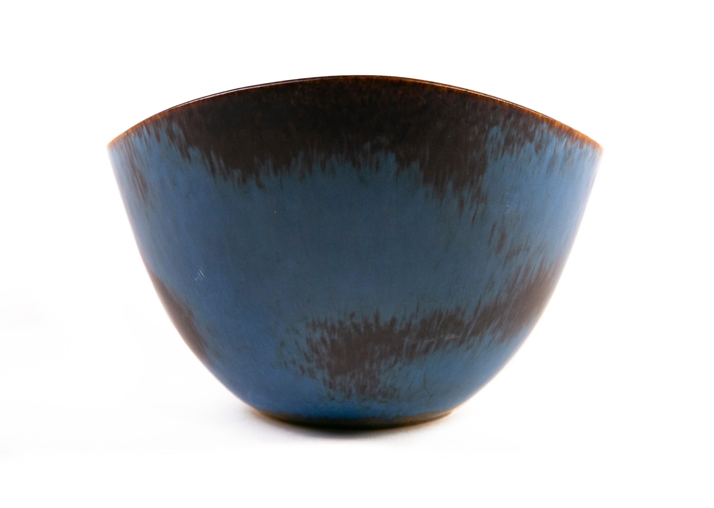 Scandinavian Modern Gunnar Nylund Rörstrand Large Axk Bowl Blue an Ocher Hares Fur Glaze Sweden 1950 For Sale