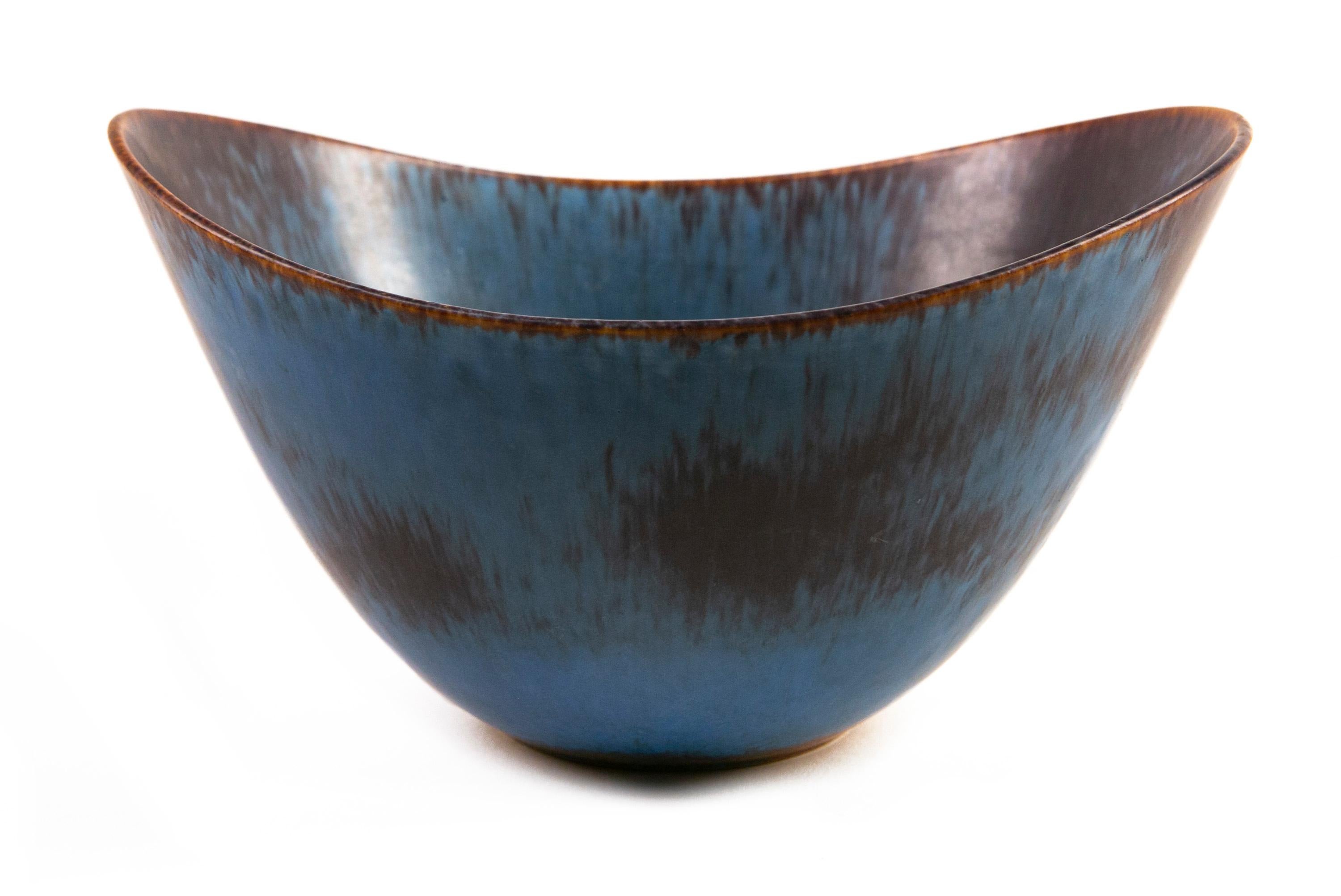 20th Century Gunnar Nylund Rörstrand Large Axk Bowl Blue an Ocher Hares Fur Glaze Sweden 1950 For Sale