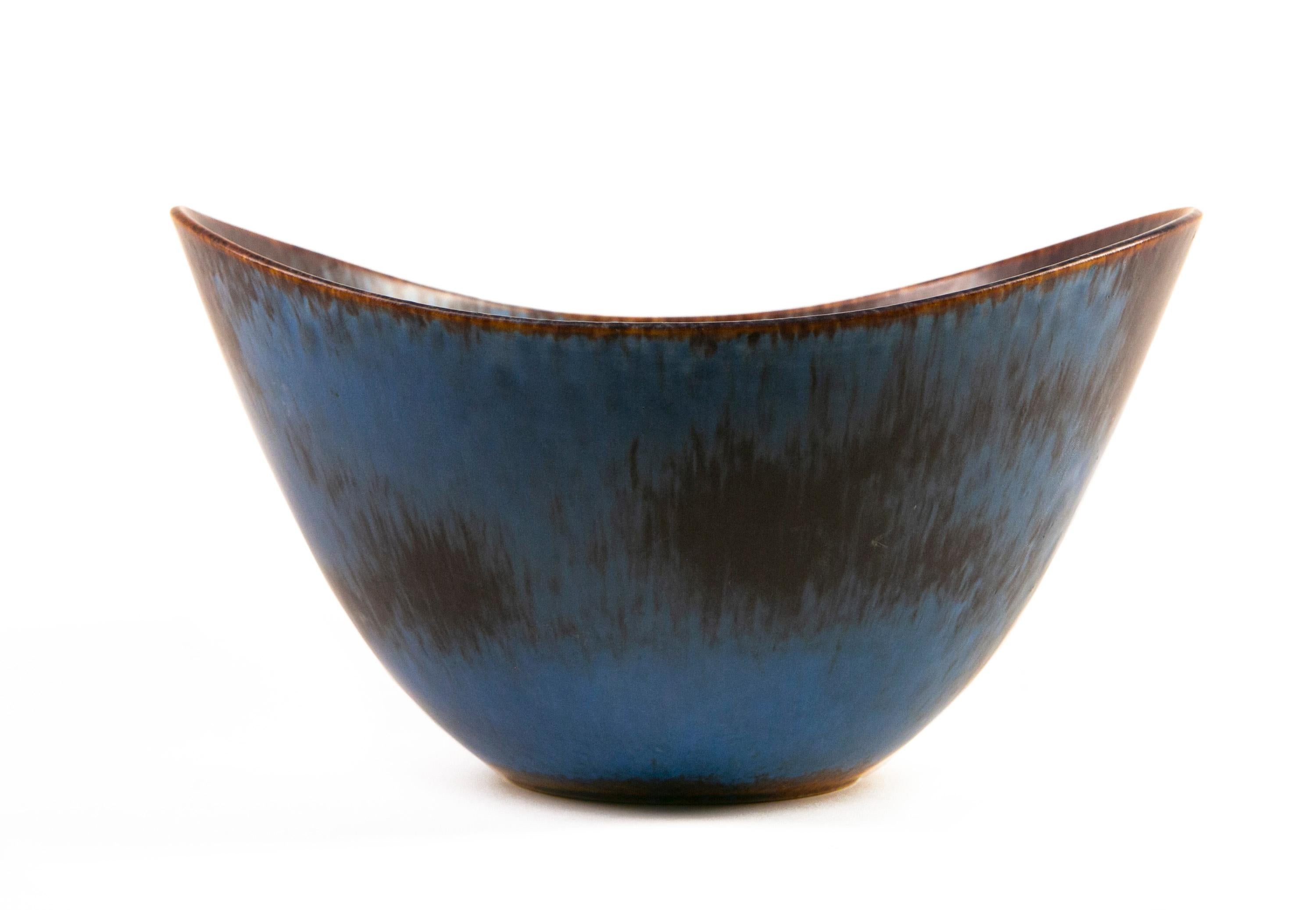 Stoneware Gunnar Nylund Rörstrand Large Axk Bowl Blue an Ocher Hares Fur Glaze Sweden 1950 For Sale