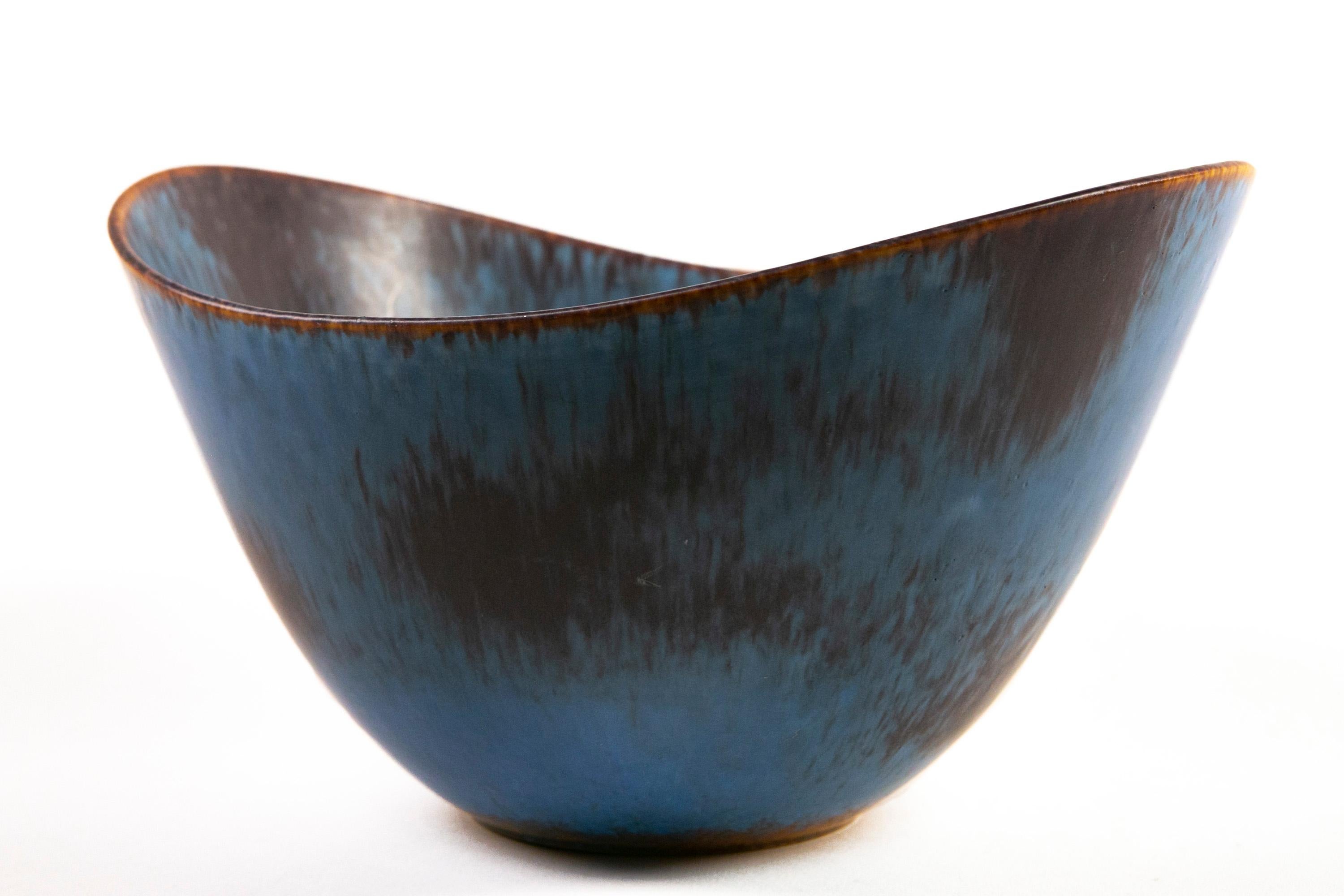 Gunnar Nylund Rörstrand Large Axk Bowl Blue an Ocher Hares Fur Glaze Sweden 1950 For Sale 1