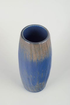 Gunnar Nylund, Rörstrand. "Rubus" stoneware vase. Cobalt blue and brown glaze.
