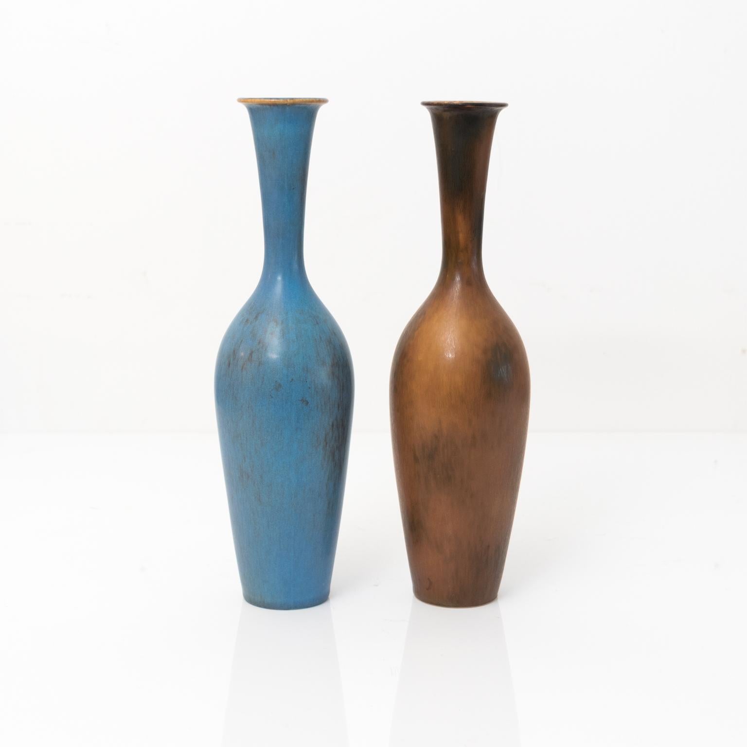 Scandinave moderne Gunnar Nylund, Vases scandinaves modernes Rorstrand à glaçures bleues et ambrées en vente