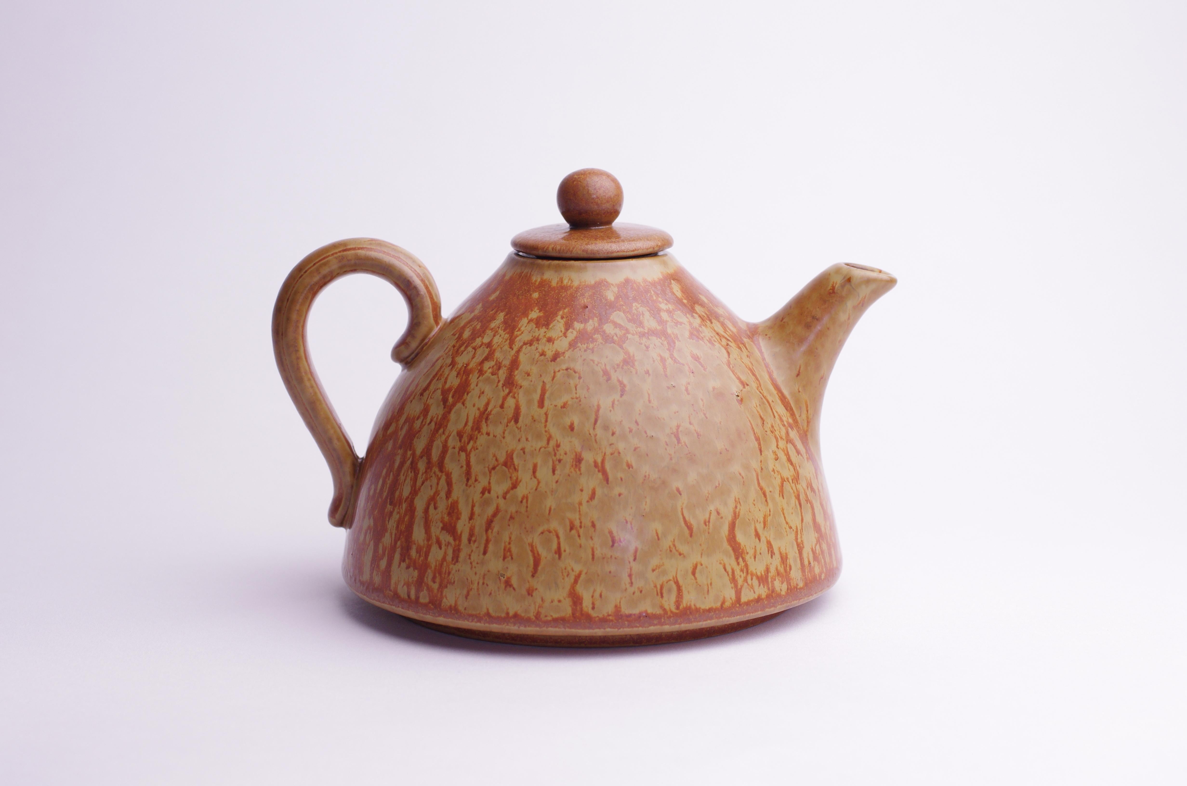 Gunnar Nylund - Rörstrand - Teapot In Good Condition For Sale In MAASTRICHT, LI