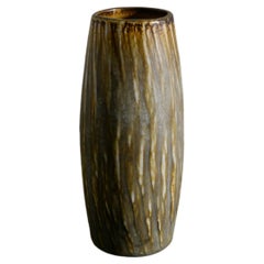 Gunnar Nylund ""Rubus"" - Vase en céramique du milieu du siècle pour Rörstrand Vase en céramique du milieu du siècle pour Rörstrand Suède, années 1950