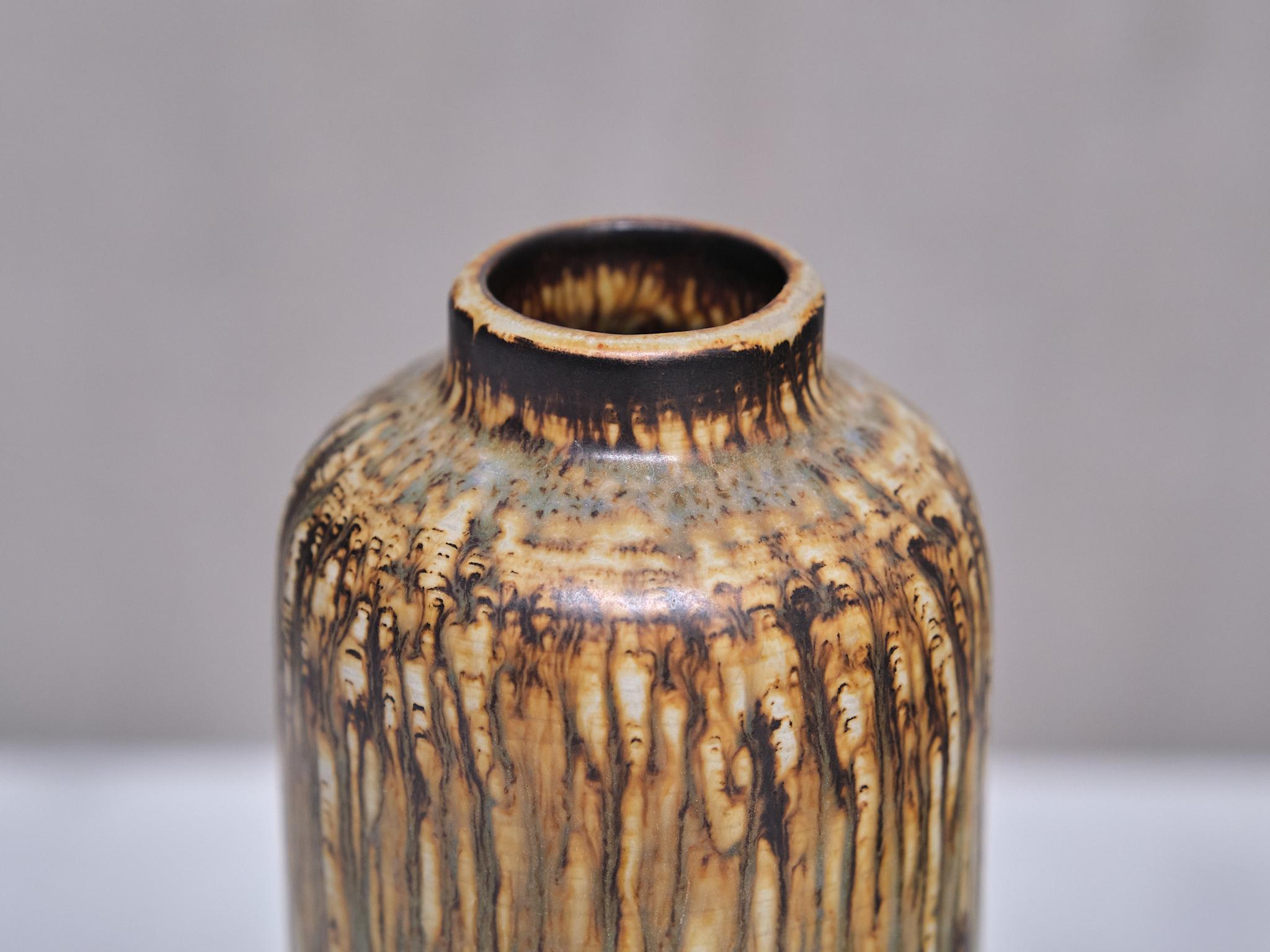 Gunnar Nylund 'Rubus' Stoneware Vase, Rörstrand, Sweden, 1965 In Good Condition For Sale In The Hague, NL