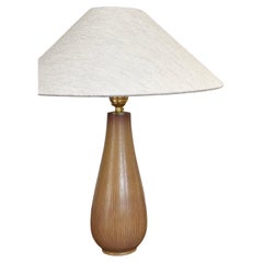 Lampada da tavolo in gres marrone macchiato di Gunnar Nylund. 1940s.