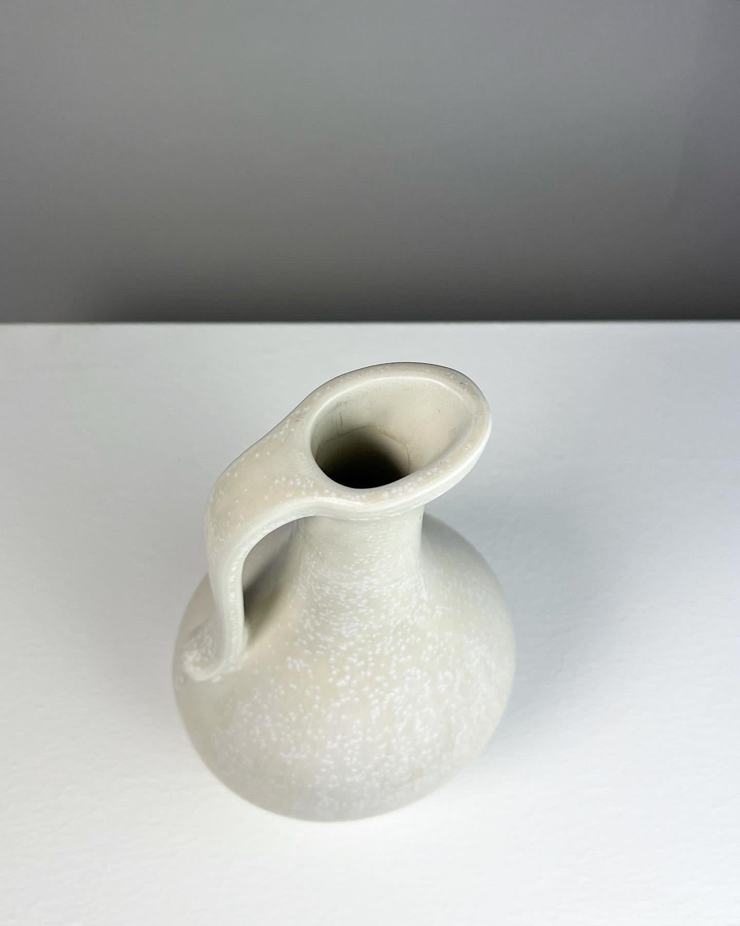 Hand-Crafted Gunnar Nylund Stoneware Pitcher Vase White Mimosa Glaze Rörstrand Sweden 1950s For Sale
