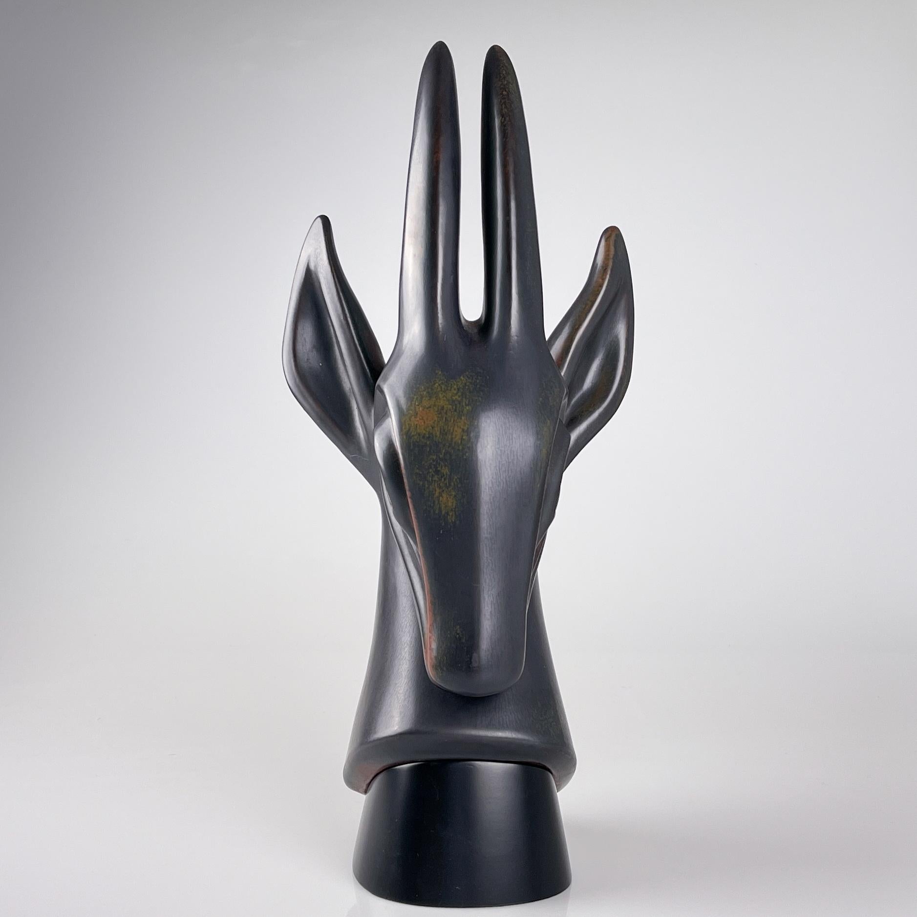 Cuit The Modern Modern Gunnar Nylund Stoneware Antilope Sculpture Rörstrand ca 1955 en vente