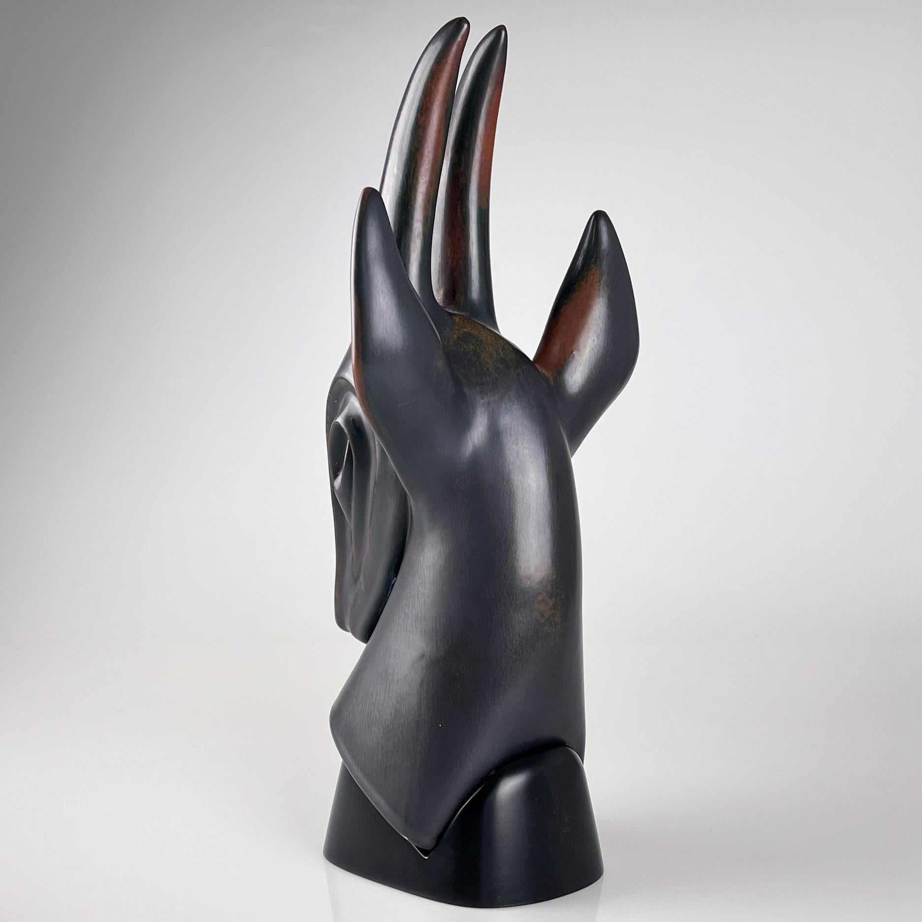 Milieu du XXe siècle The Modern Modern Gunnar Nylund Stoneware Antilope Sculpture Rörstrand ca 1955 en vente