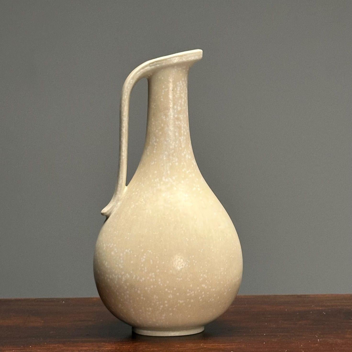 Gunnar Nylund, Swedish Mid-Century Modern, Ceramic Vase, Eggshell Glaze, 1940s In Good Condition For Sale In Stamford, CT