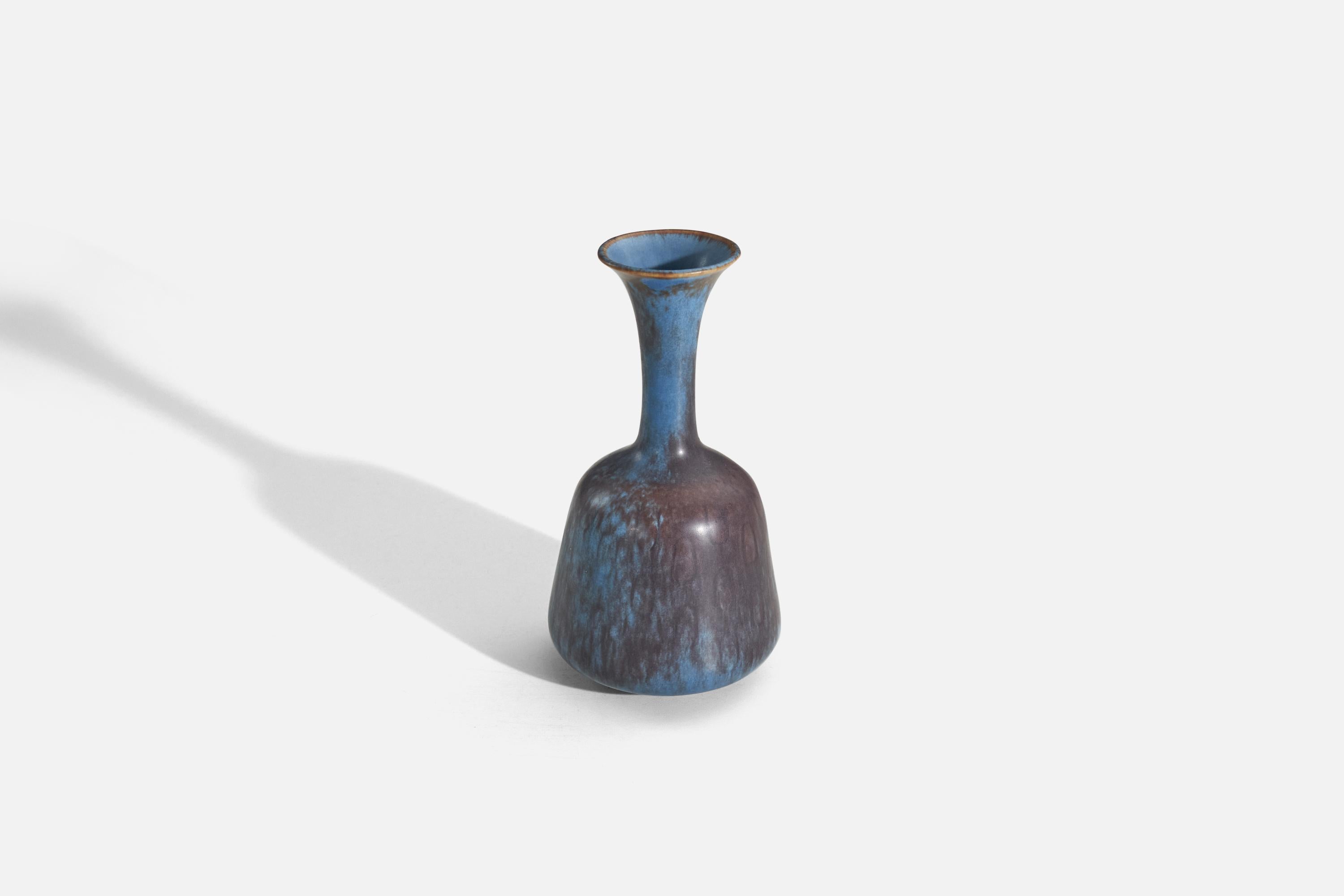 Mid-Century Modern Gunnar Nylund, Vase, Blue and Brown-Glazed Stoneware, Rörstand, Sweden, 1950s For Sale