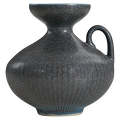 Gunnar Nylund, Vase, blau glasiertes Steingut, Ständer, Schweden, 1950er Jahre