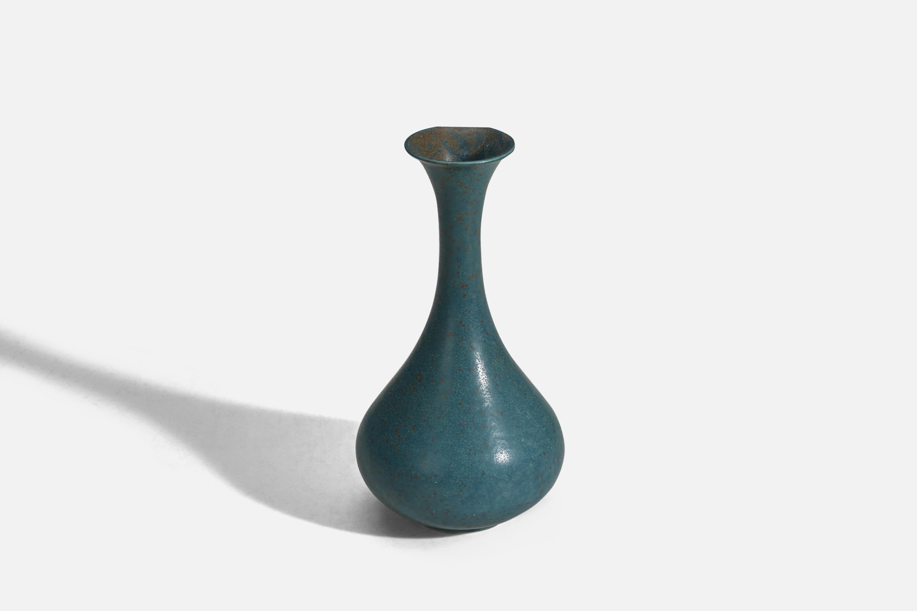 Scandinavo moderno Gunnar Nylund, Vaso, Gres smaltato blu, Rörstrand, Svezia, anni '40 in vendita