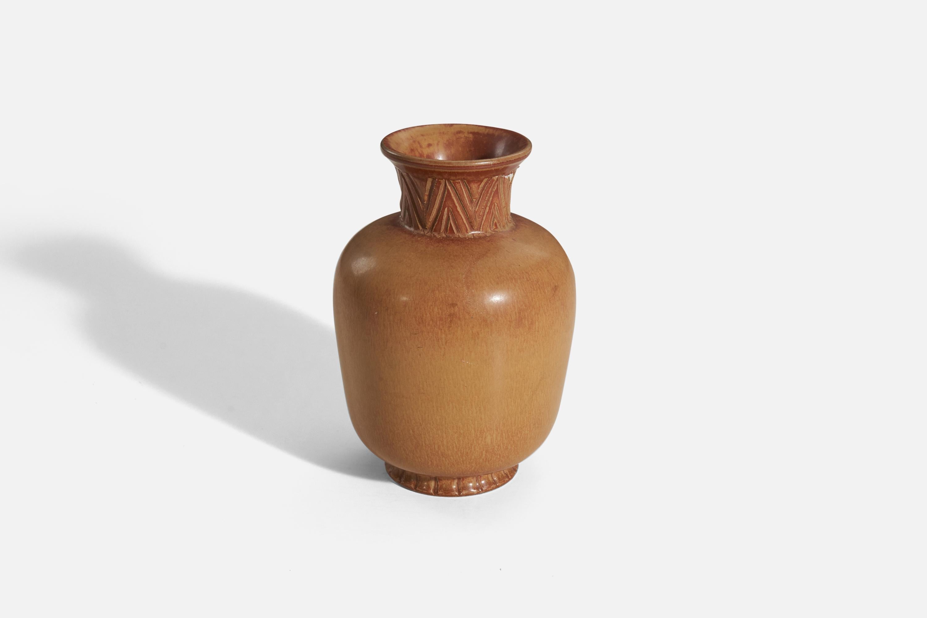 Mid-Century Modern Gunnar Nylund, Vase, Brown Glazed Incised Stoneware, Rörstand, Sweden, 1950s For Sale