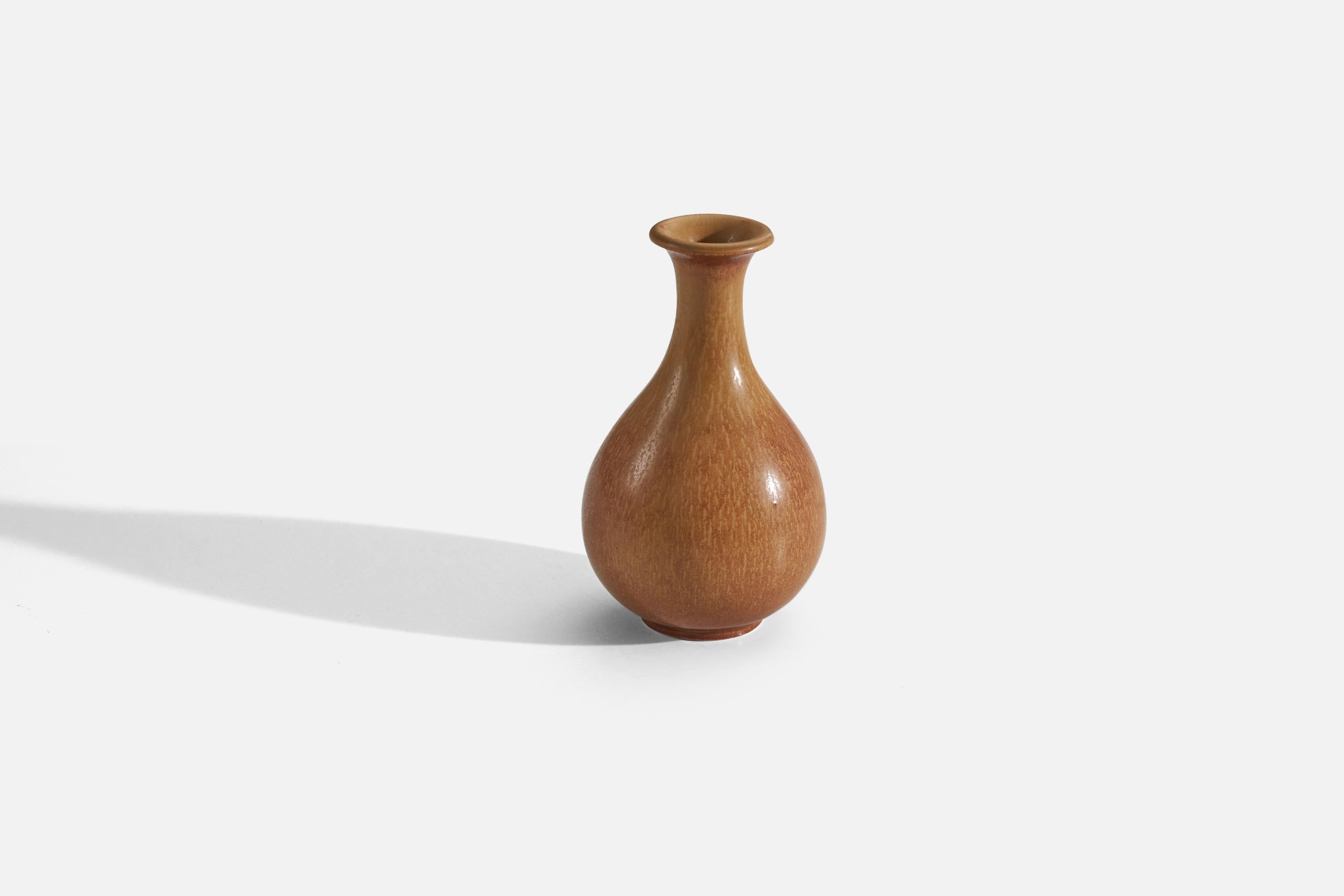 Gunnar Nylund, Vase, Brown-Glazed Stoneware, Rörstand, Sweden, 1940s In Good Condition For Sale In High Point, NC