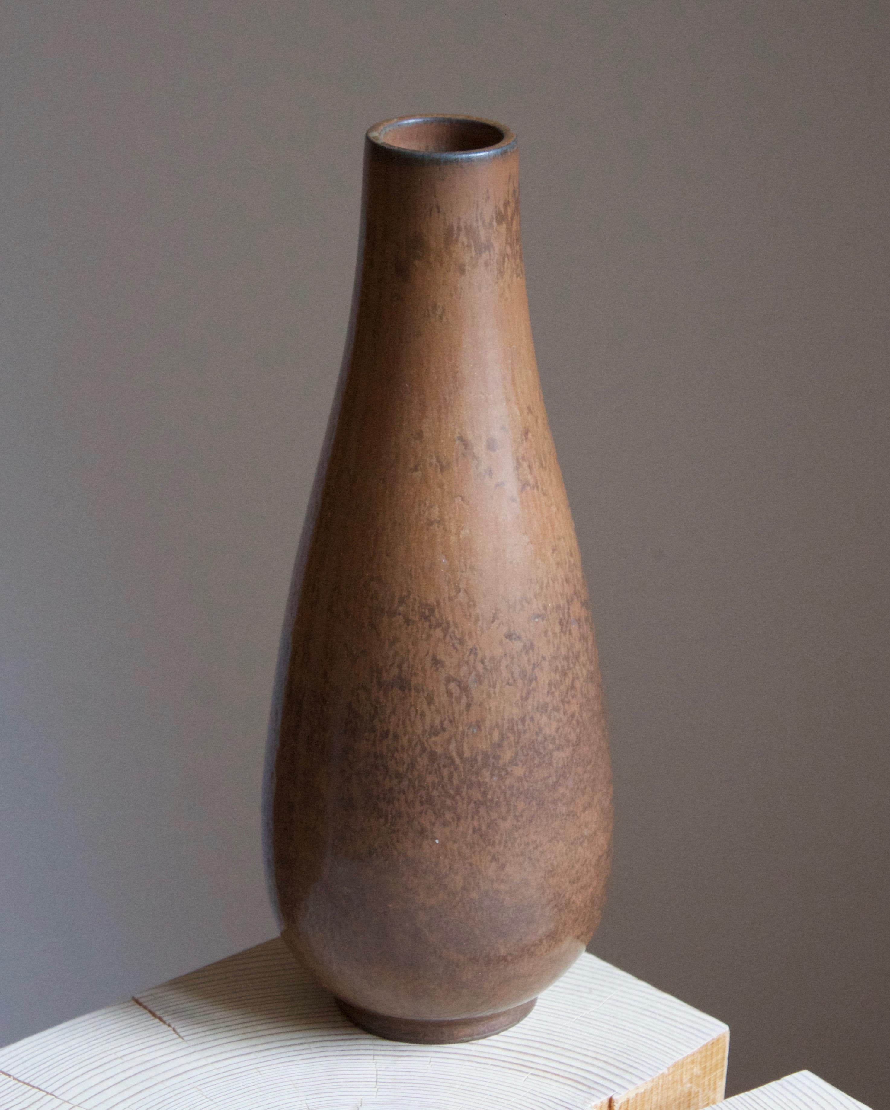 Mid-Century Modern Gunnar Nylund, Vase, Brown Glazed Stoneware, Rörstand, Sweden, 1950s