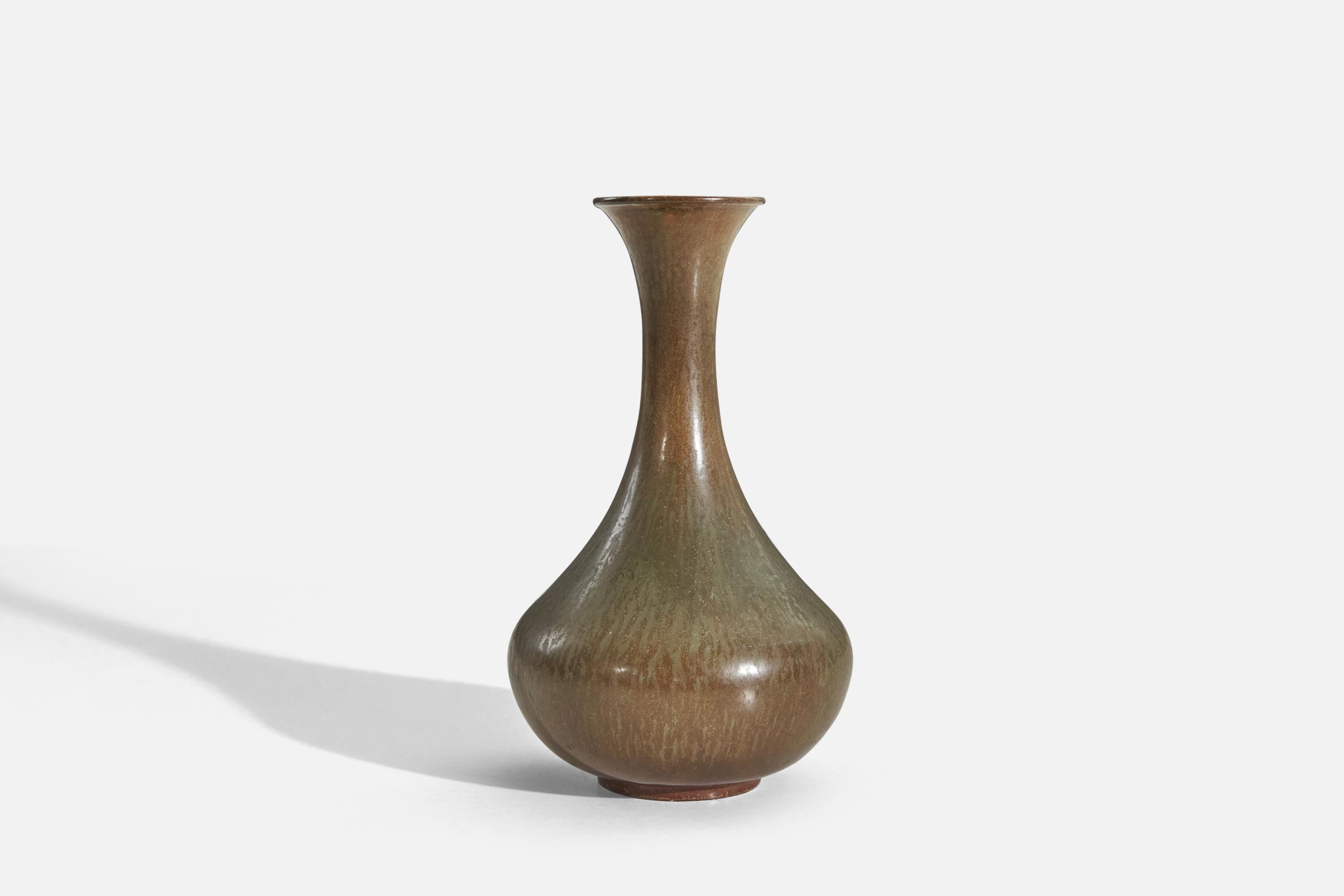 European Gunnar Nylund, Vase, Brown-Glazed Stoneware, Rörstand, Sweden, 1950s For Sale