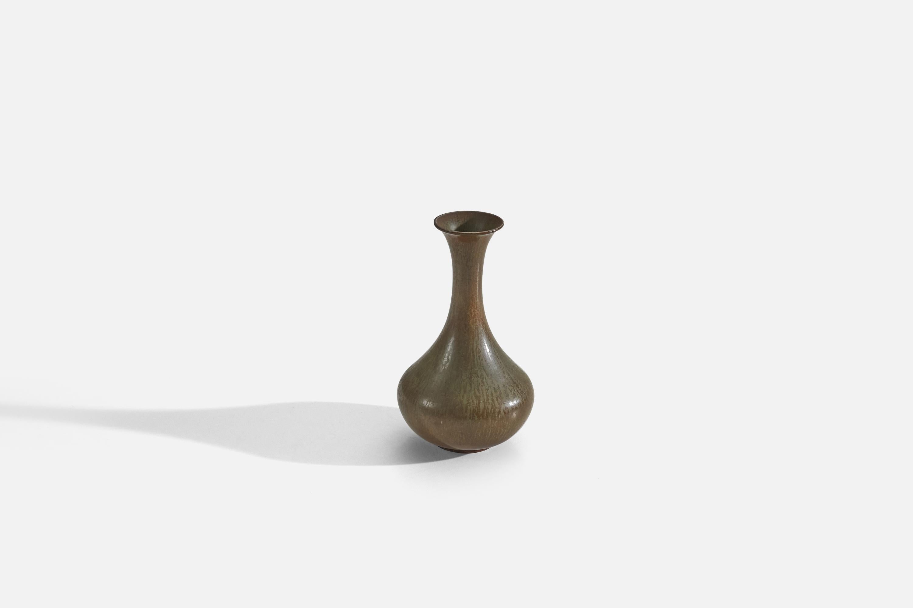 Gunnar Nylund, Vase, Brown-Glazed Stoneware, Rörstand, Sweden, 1950s In Good Condition For Sale In High Point, NC