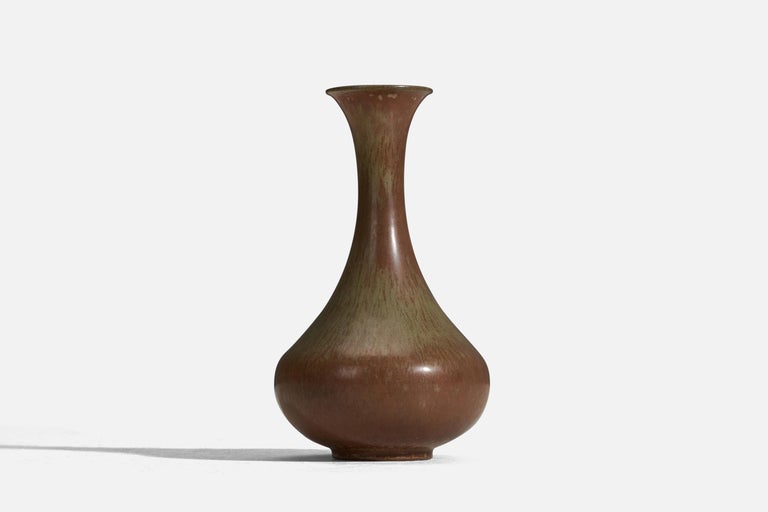 Scandinavian Modern Gunnar Nylund, Vase, Brown Glazed Stoneware, Rörstrand, Sweden, 1940s For Sale