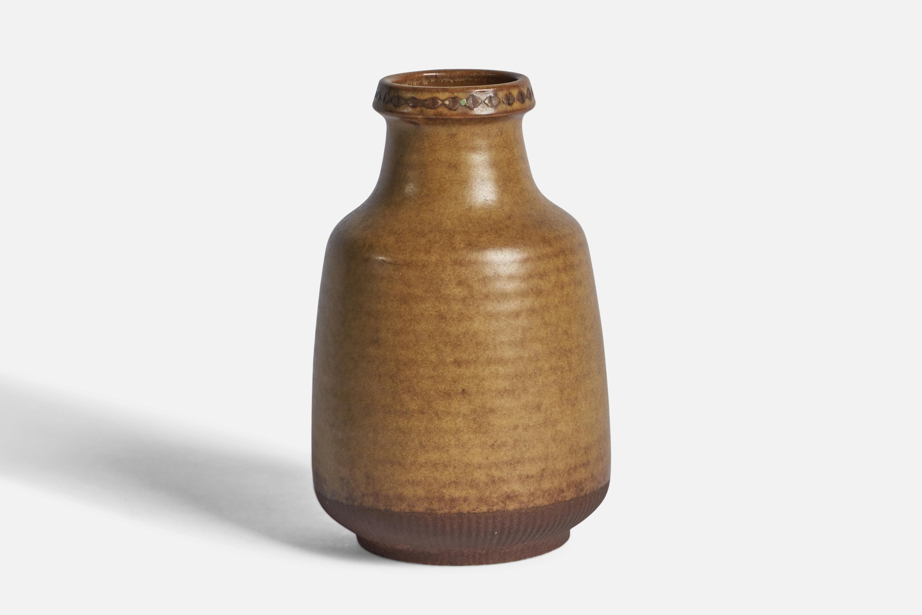 A beige-glazed stoneware vase designed by Gunnar Nylund and produced by Rörstrand, Sweden, 1940s.