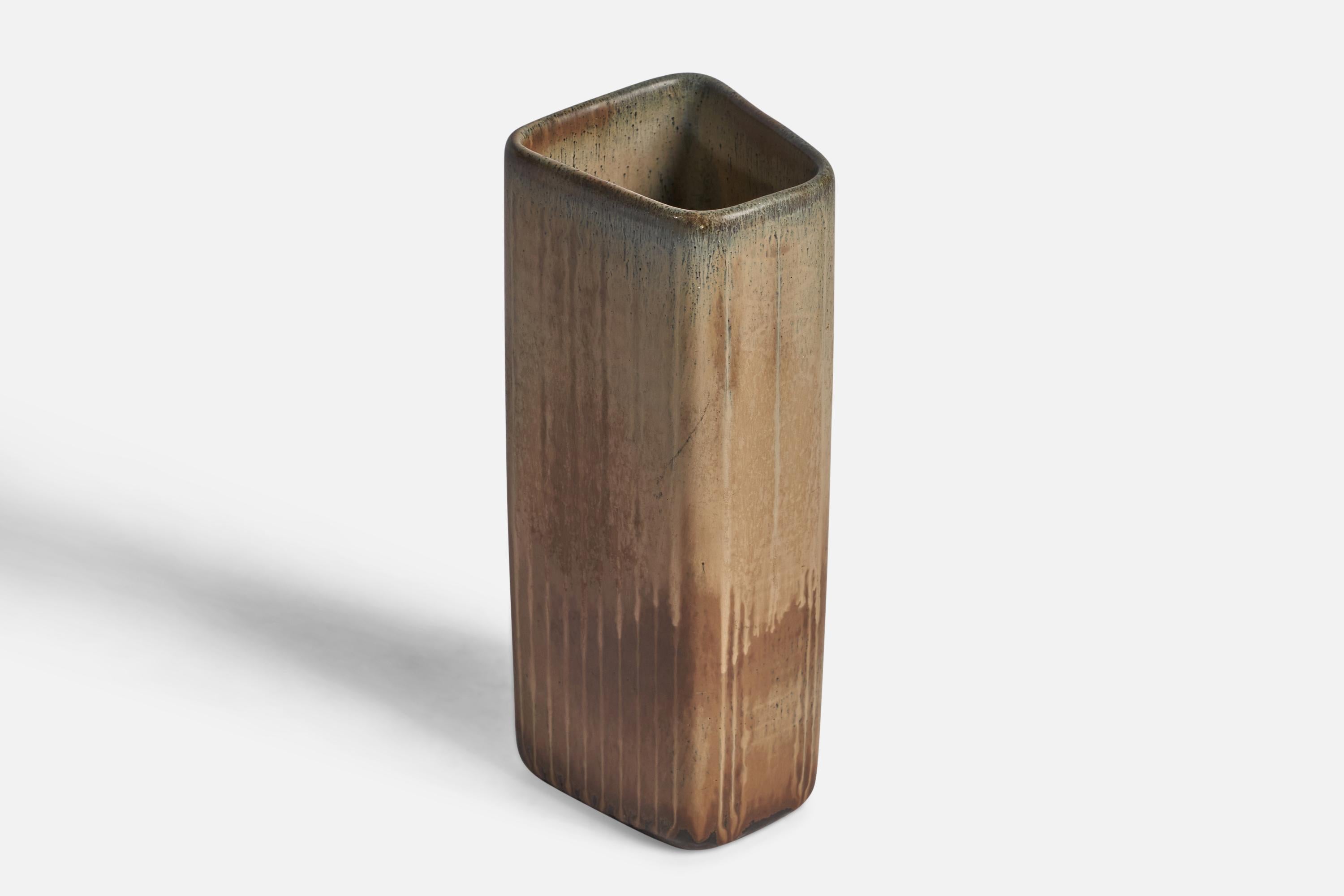 A grey and brown-glazed stoneware vase designed by Gunnar Nylund, Sweden, 1940s.
“GN SWEDEN” stamp on bottom