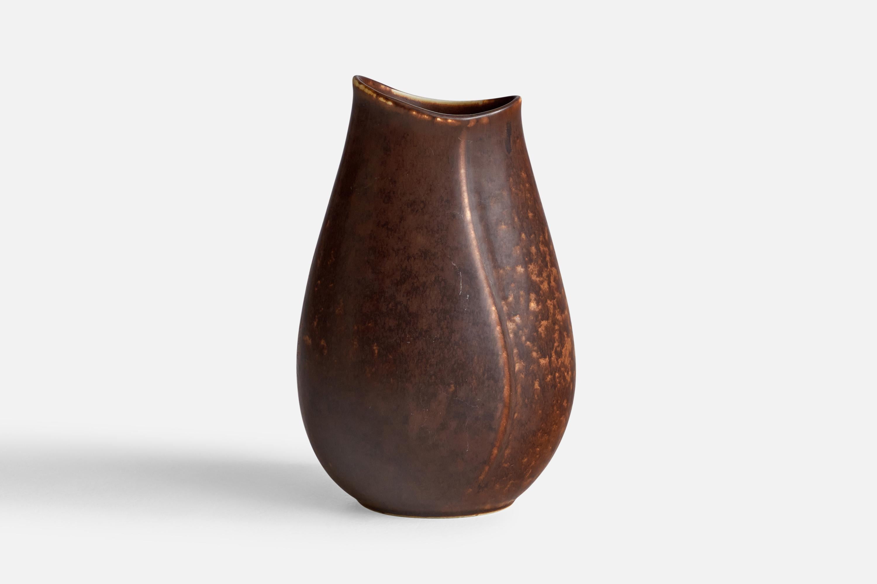 Vase aus braun glasiertem Steingut, entworfen von Gunnar Nylund, hergestellt von Rörstrand, Schweden, 1940er Jahre.