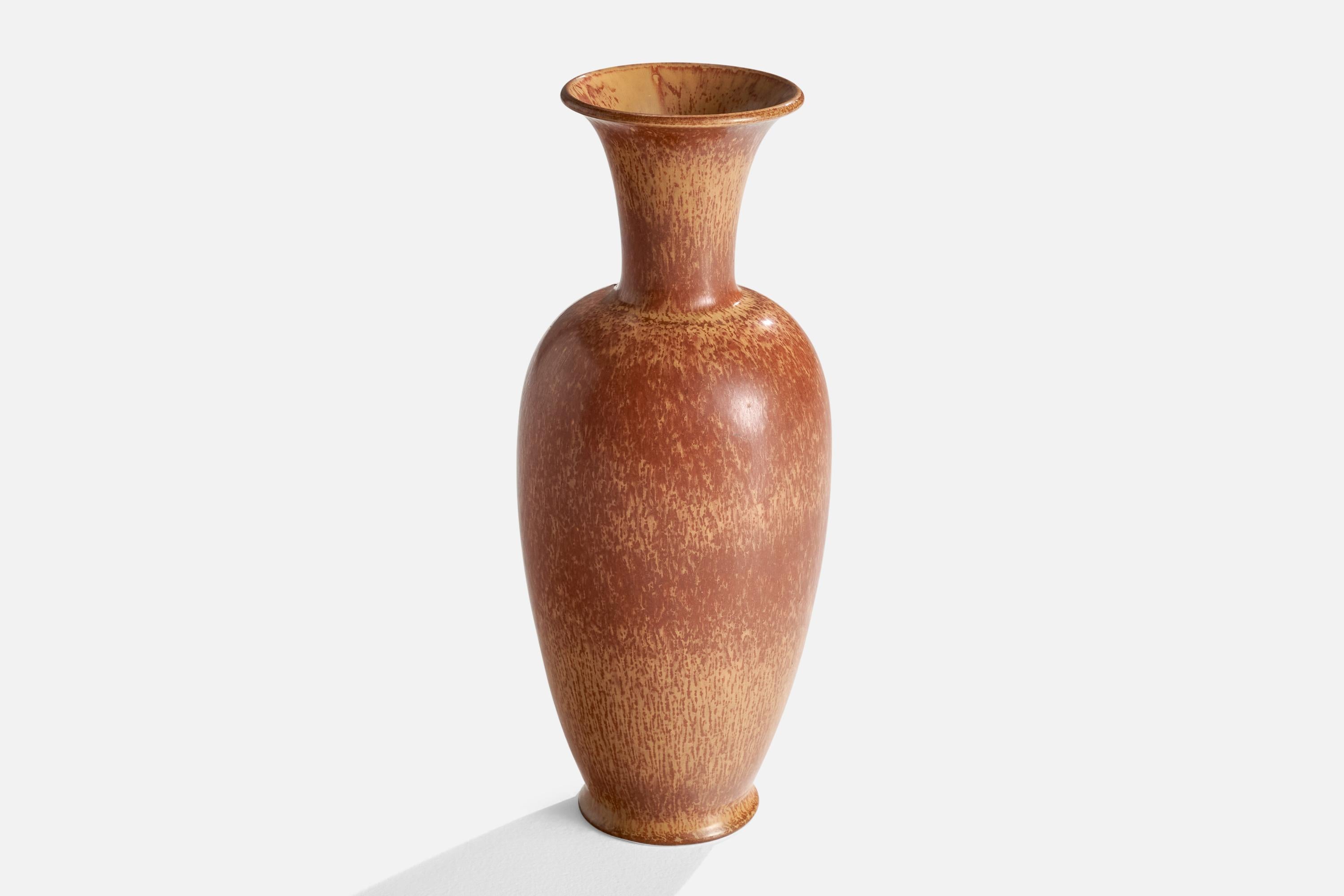 Vaso in gres smaltato marrone disegnato da Gunnar Nylund e prodotto da Rörstrand, Svezia, anni '40.

Seconda fabbrica
