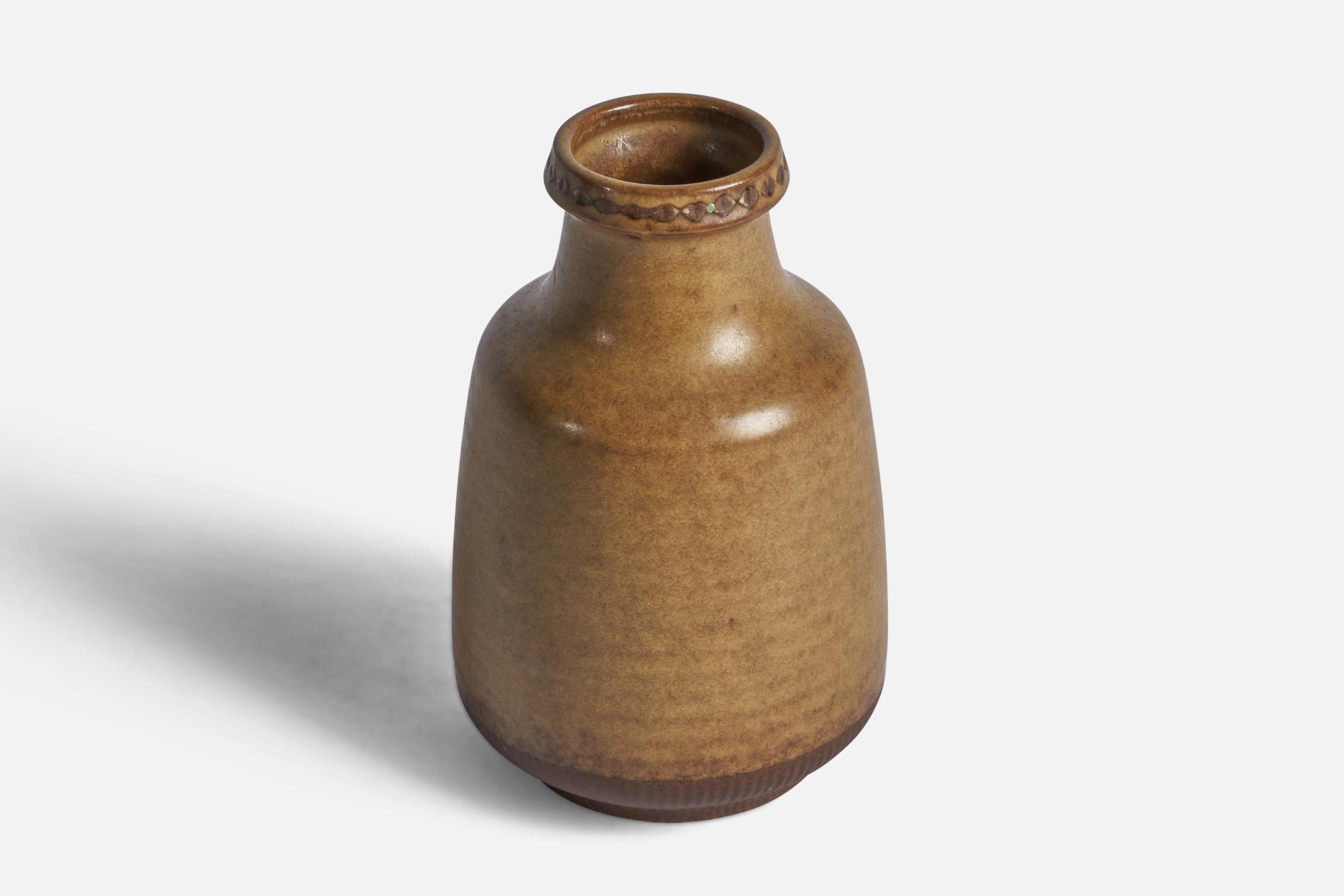Scandinavian Modern Gunnar Nylund, Vase, Stoneware, Sweden, 1940s For Sale