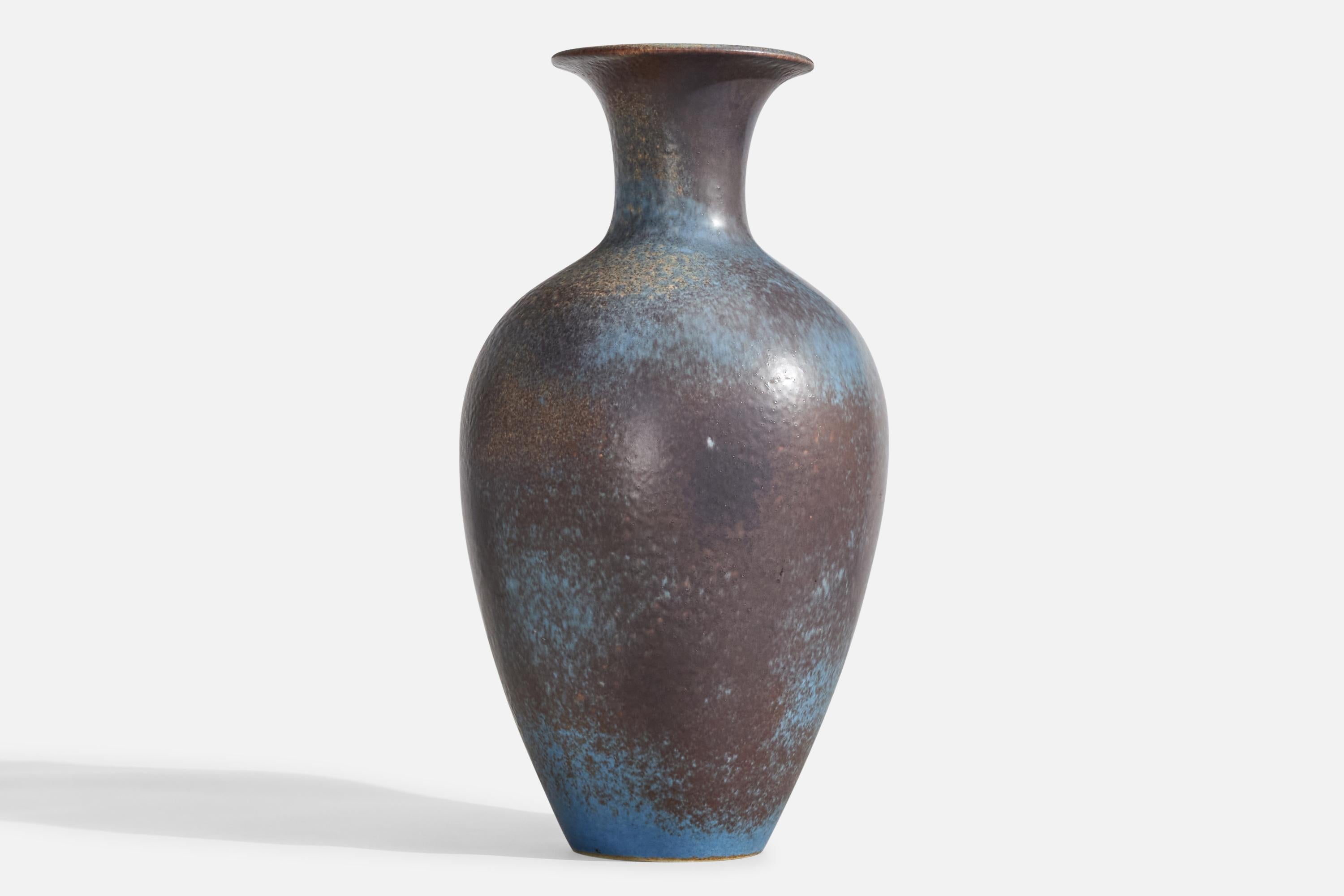 Gunnar Nylund, Vase, grès, Suède, années 1940 Bon état - En vente à High Point, NC
