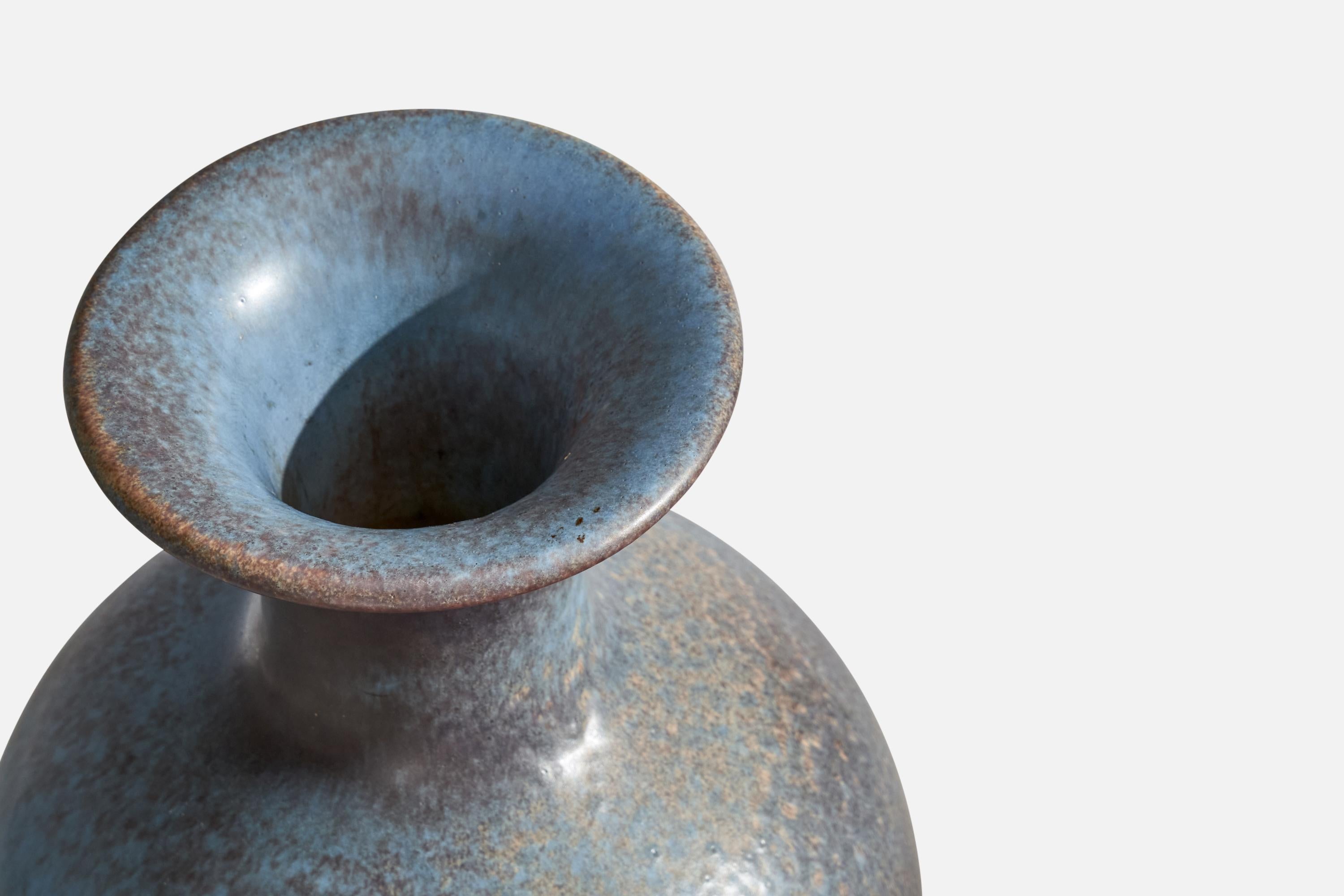 Milieu du XXe siècle Gunnar Nylund, Vase, grès, Suède, années 1940 en vente