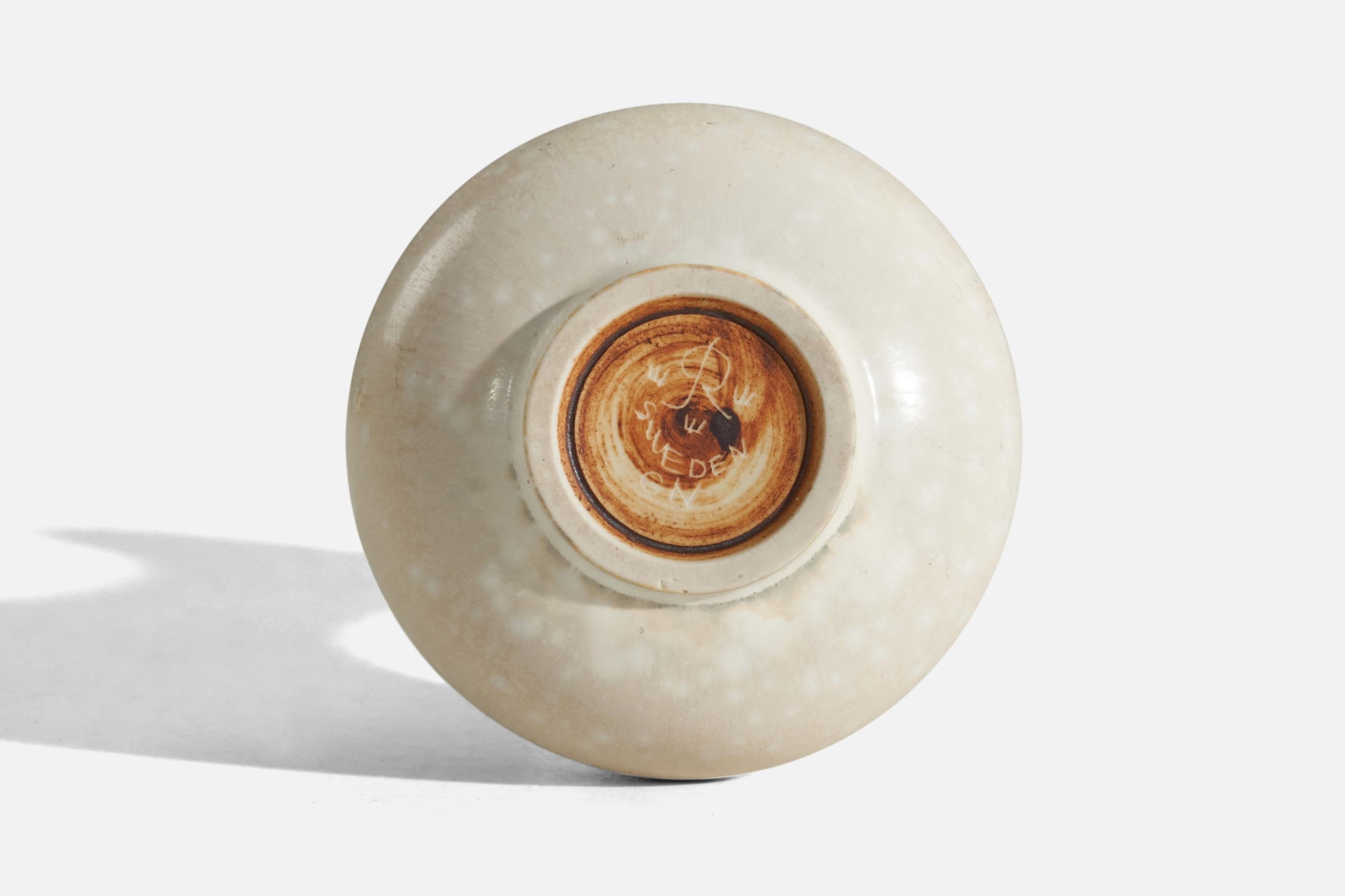 Gunnar Nylund, Vase, White-Glazed Stoneware, Rörstand, Sweden, 1950s In Good Condition For Sale In High Point, NC