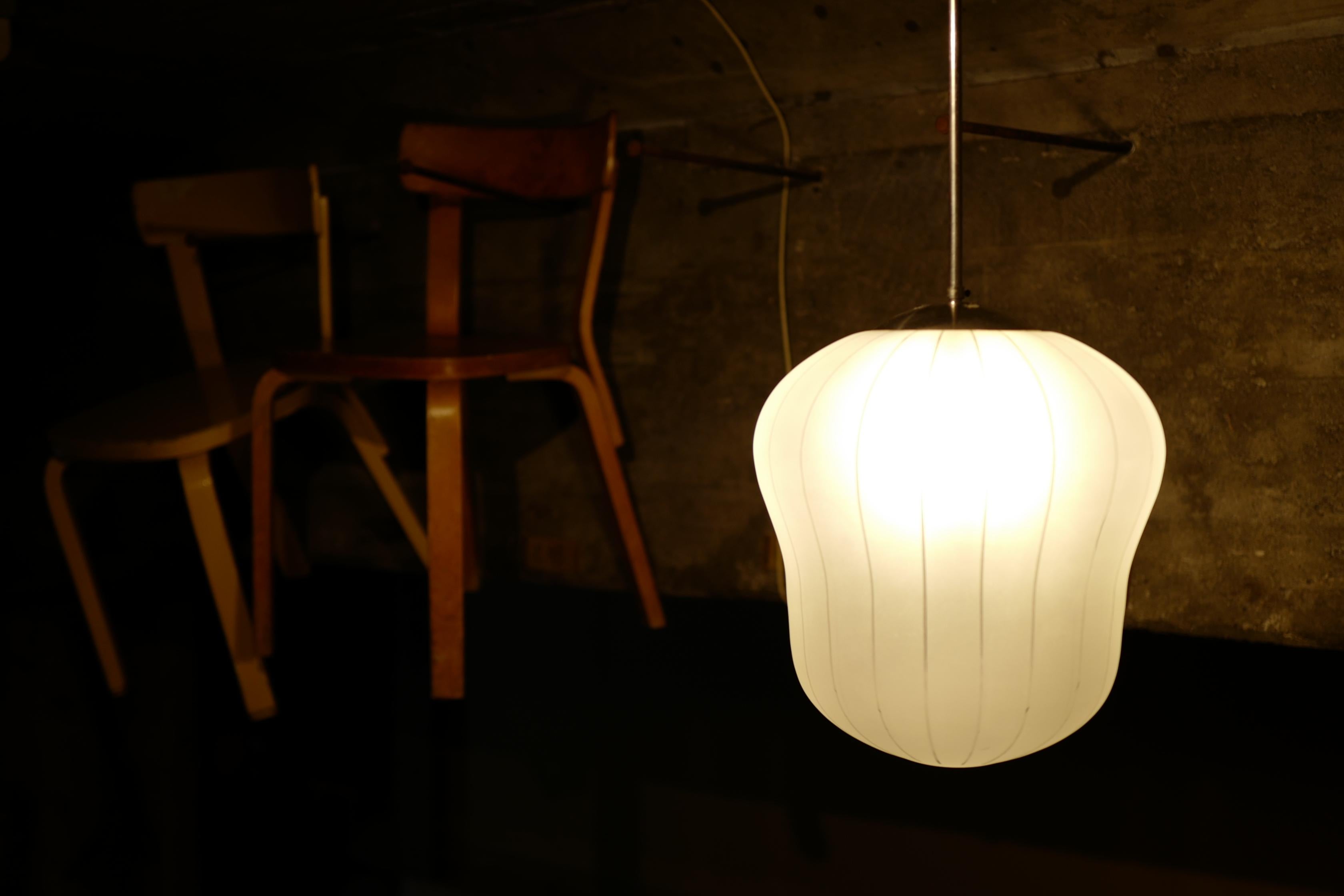 Gunnel Nyman 40's frosted glass pendant lamp In Good Condition For Sale In 東御市, JP