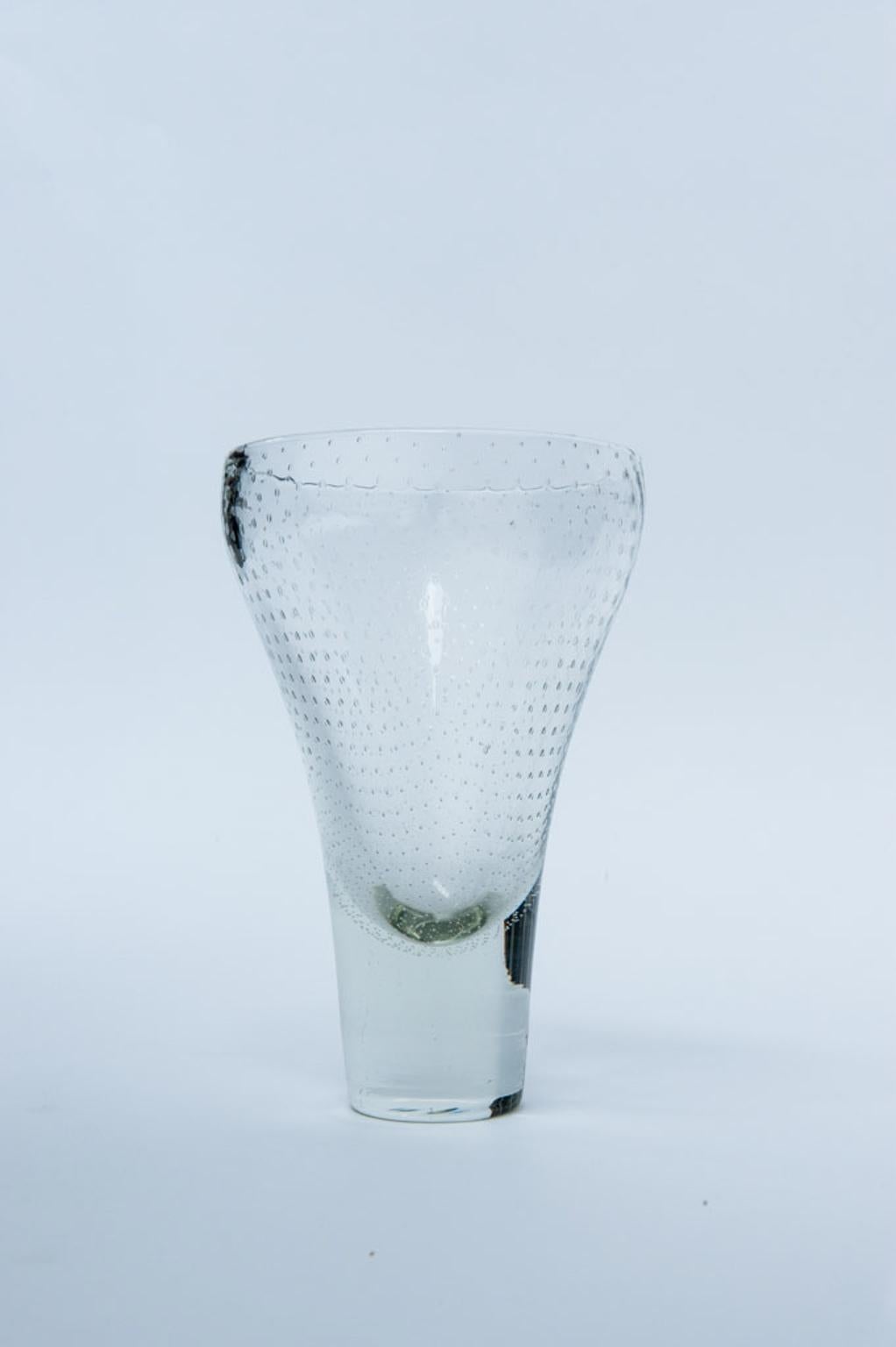 Finnish Gunnel Nyman Glass Vase by Nuutajärvi For Sale