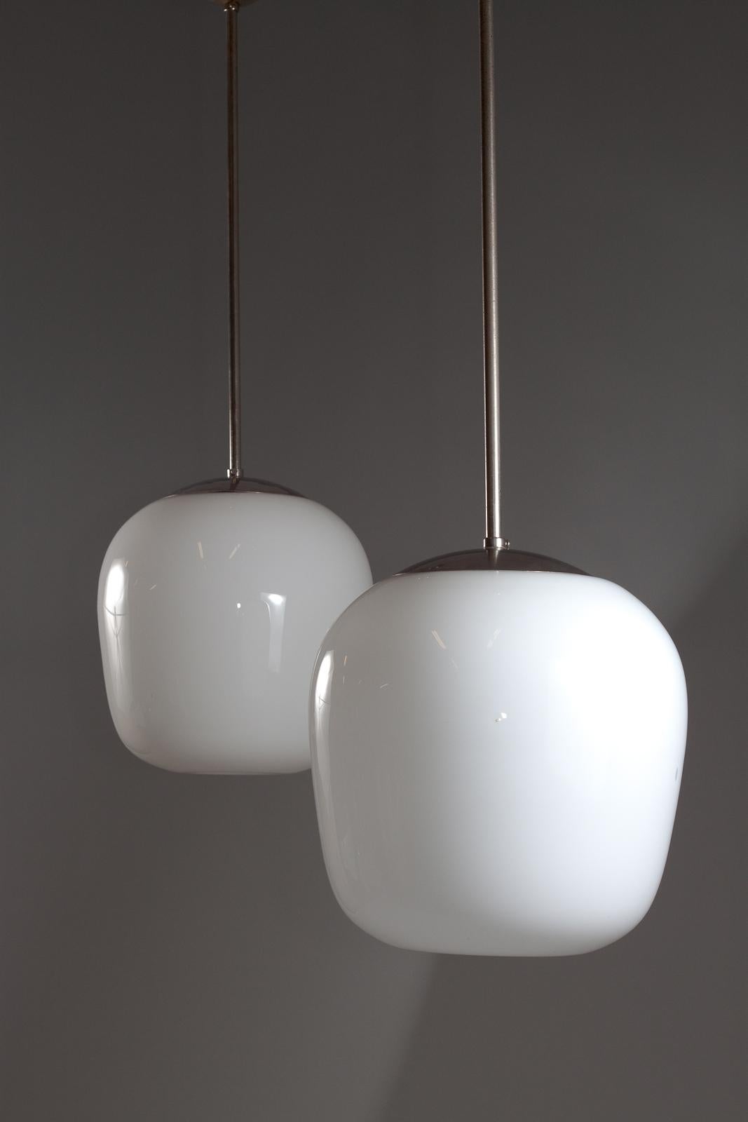 Gunnel Nyman, pair of 1940's opaline glass pendant lamps for Idman Oy In Good Condition For Sale In Turku, Varsinais-Suomi
