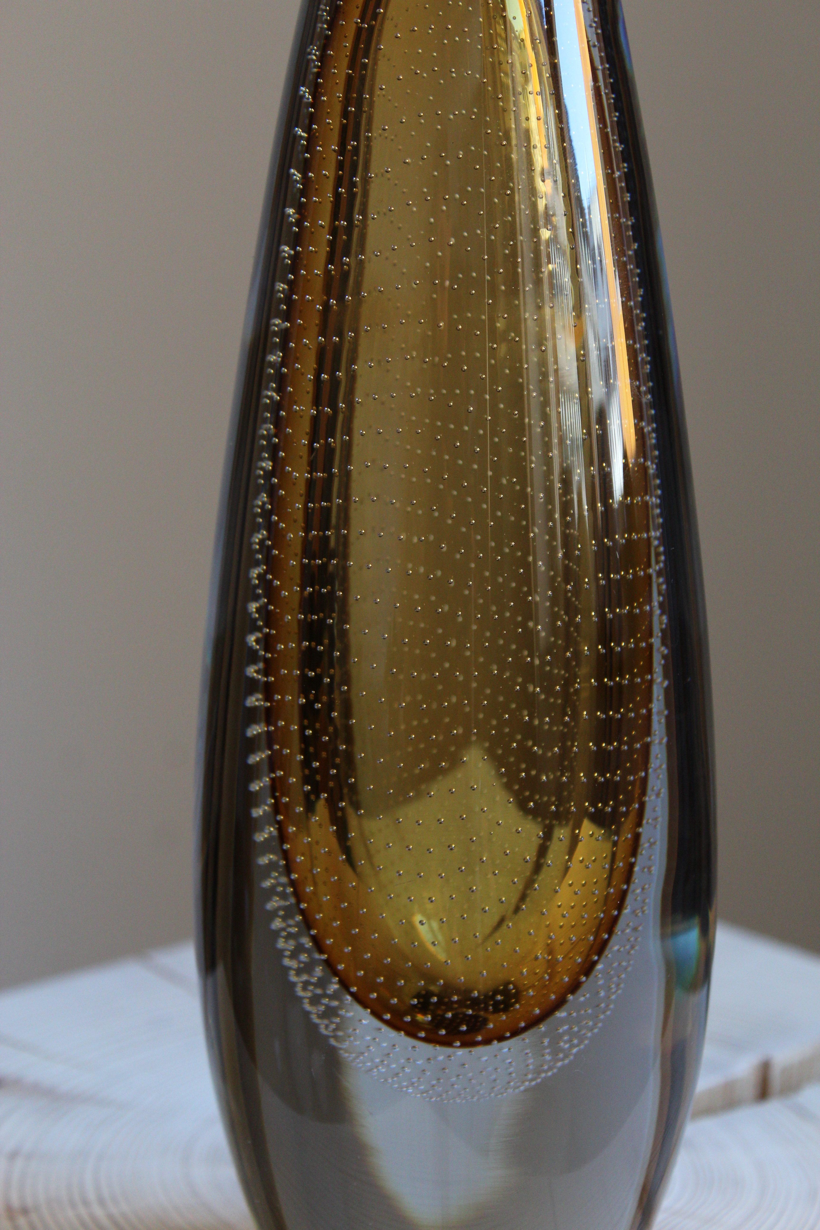 Gunnel Nyman, Sizable Signed Vase, Blown Glass Nuutajärvi Notsjö, Finland, 1940s In Good Condition In High Point, NC