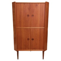 Gunni Omann, dänischer Eckschrank aus Teakholz, 1960er-Jahre