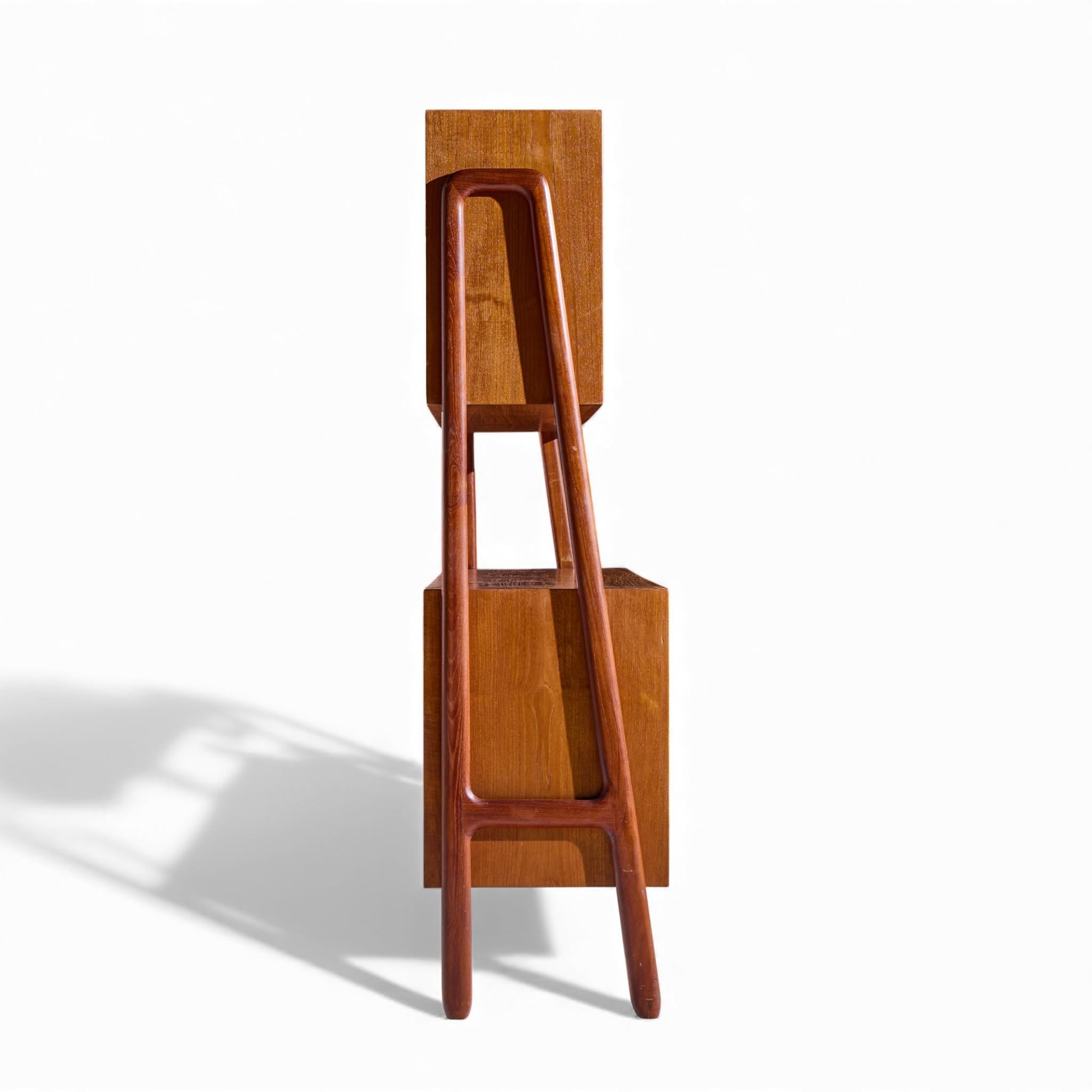 Danese Gunni Omann per Gunni Omann Model 3 Credenza e conigliera in teak danese del metà del secolo scorso in vendita