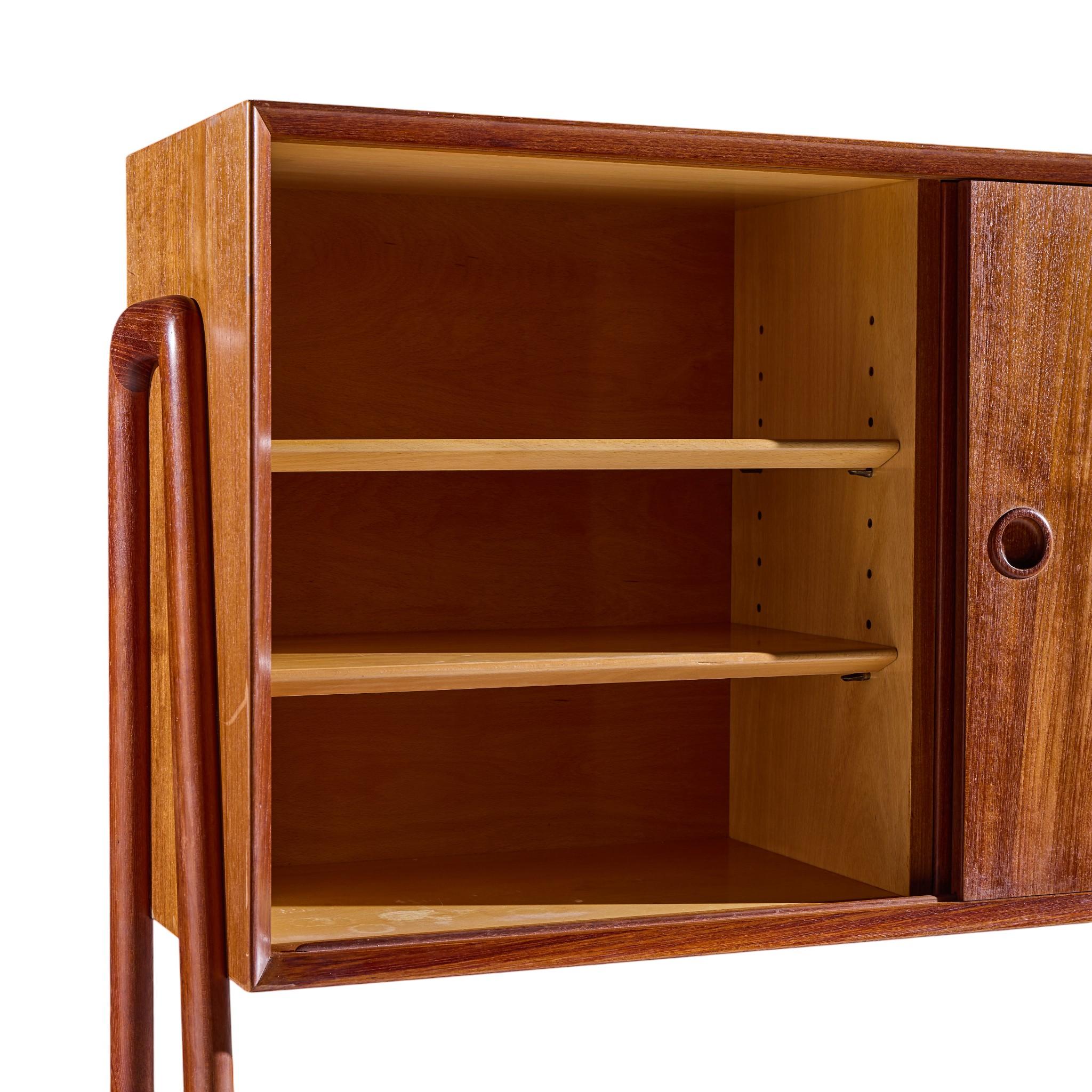 Gunni Omann per Gunni Omann Model 3 Credenza e conigliera in teak danese del metà del secolo scorso in vendita 2