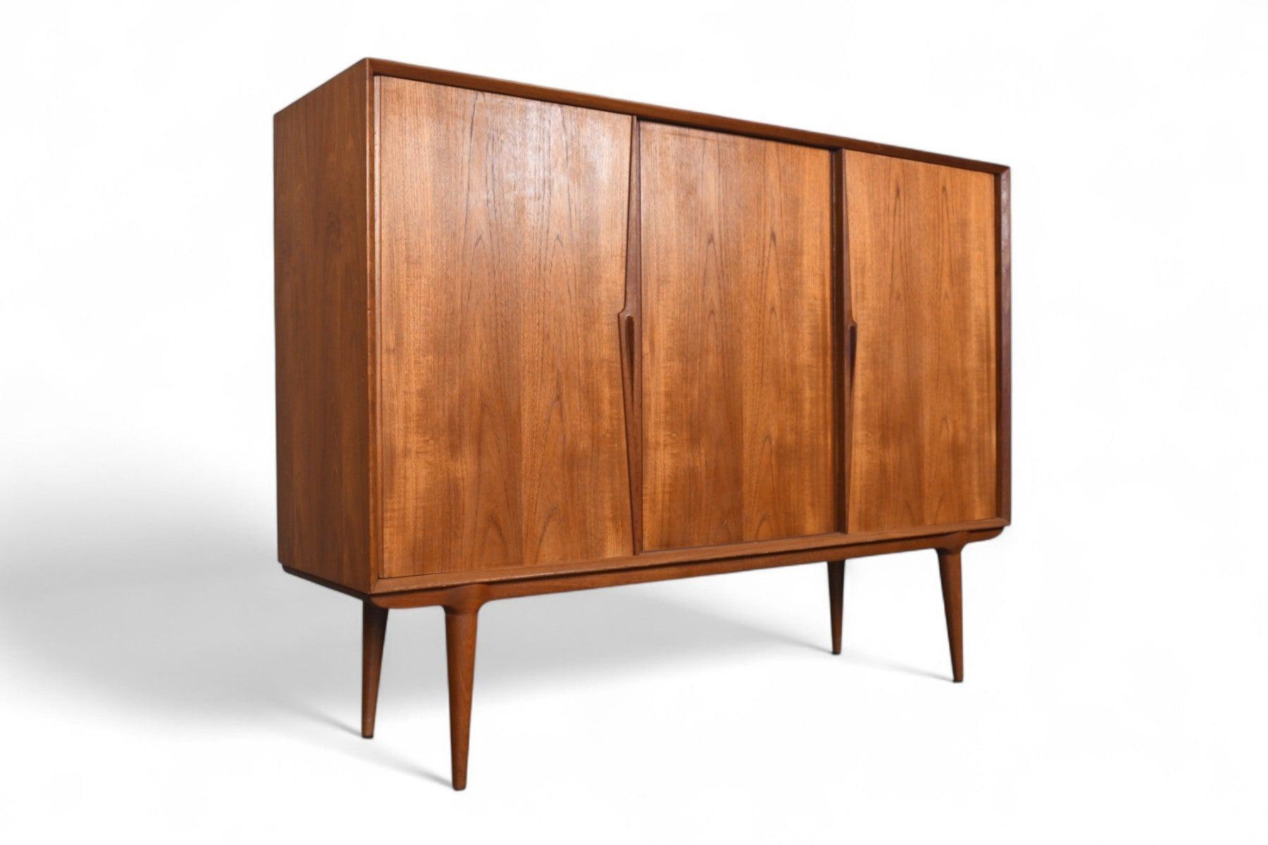 Gunni Omann Modello 15 Credenza alta in teak in vendita 6