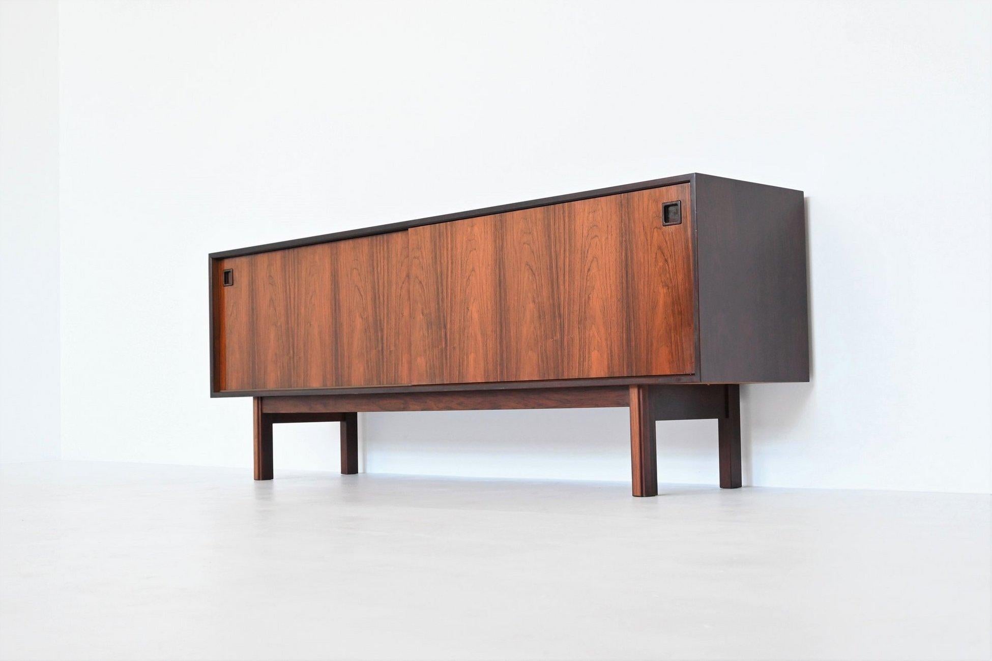 Gunni Omann model 21 sideboard in rosewood Omann Jun Denmark 1960 5