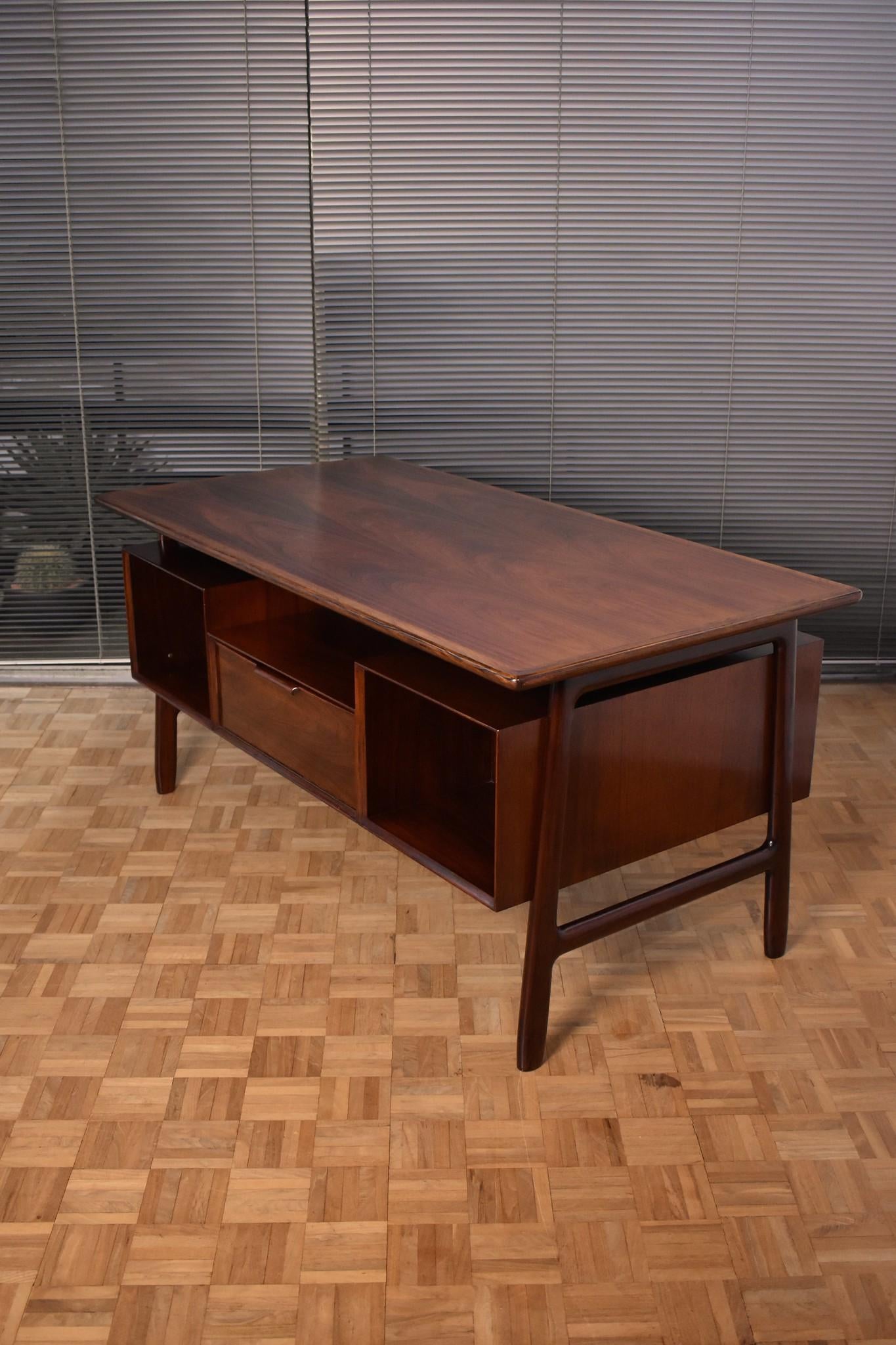 Gunni Omann Model 75 Rosewood Desk for Omann Jun Møbelfabrik 6