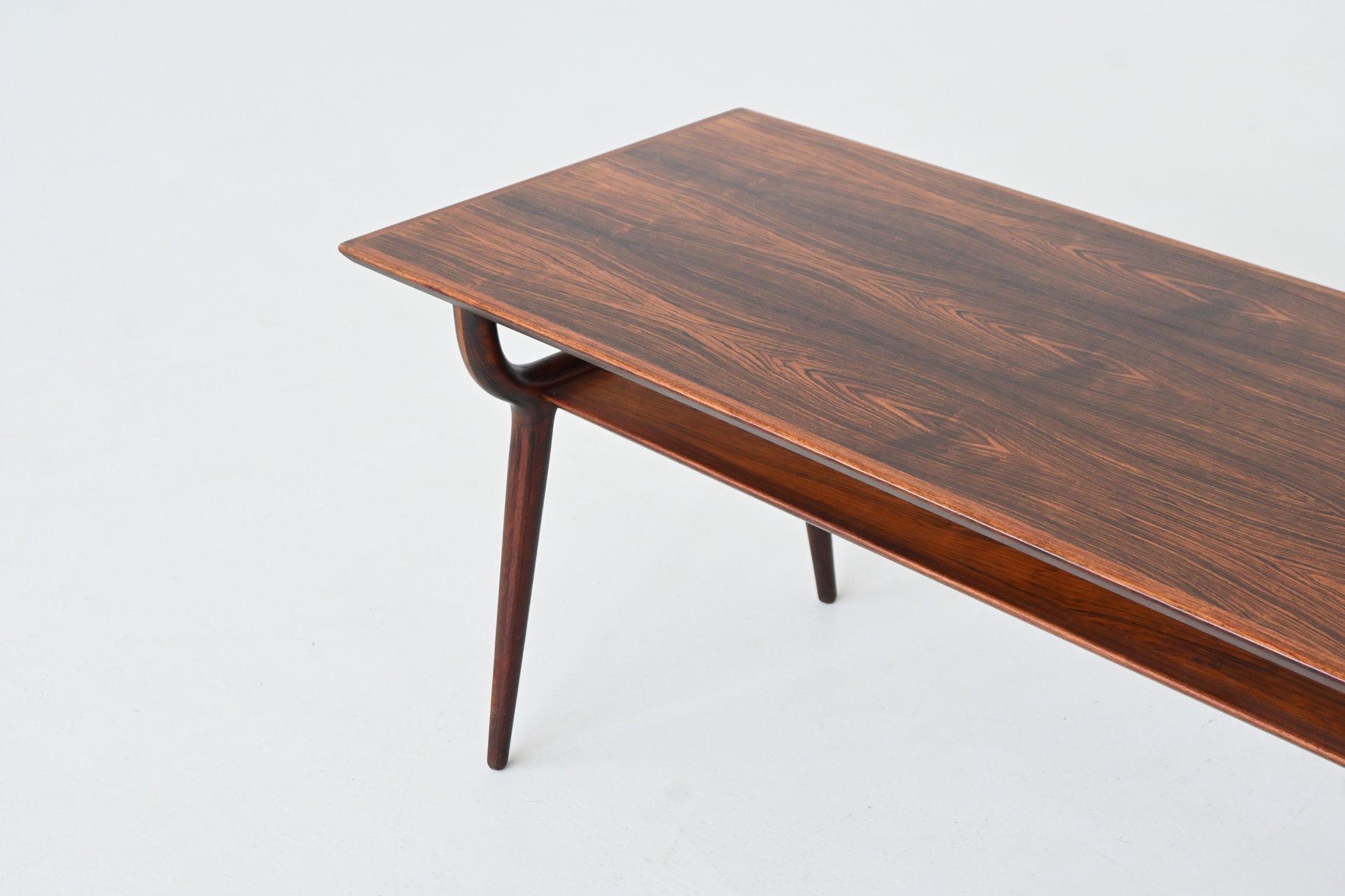 Gunni Omann sculptural coffee table rosewood Omann Jun Denmark 1958 In Good Condition For Sale In Etten-Leur, NL