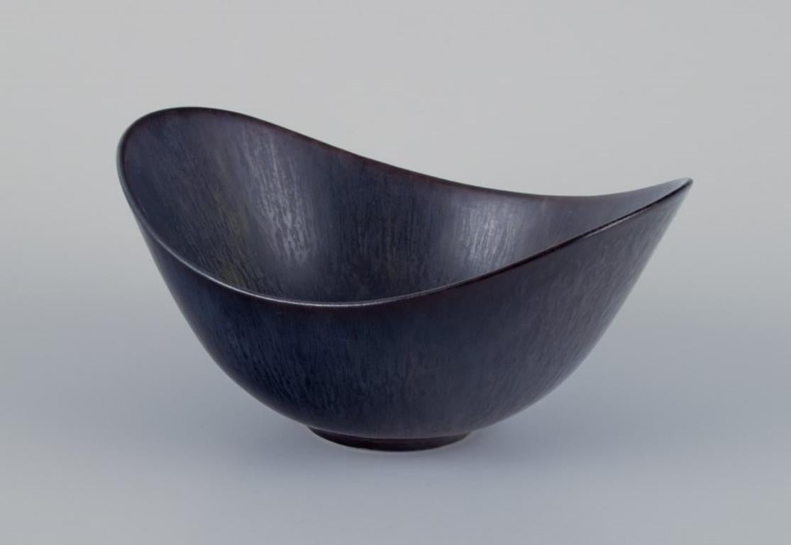 Scandinavian Modern Gunnnar Nylund for Rörstrand, ceramic bowl with blue-violet glaze. Mid-20th C. For Sale