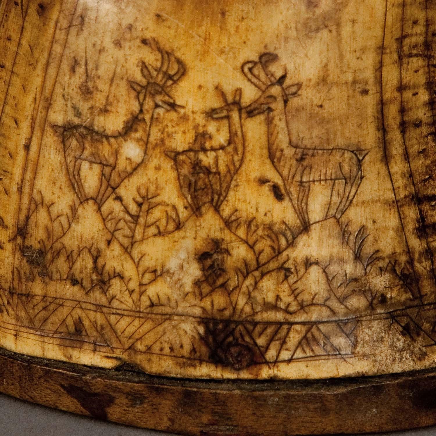 Gunpowderhorn mit großartigen Gravuren, 18. Jahrhundert (Schwarzwald) im Angebot