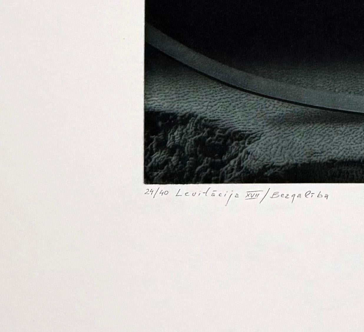 Levitazione XVII - Infinito - Print Nero di Guntars Sietins