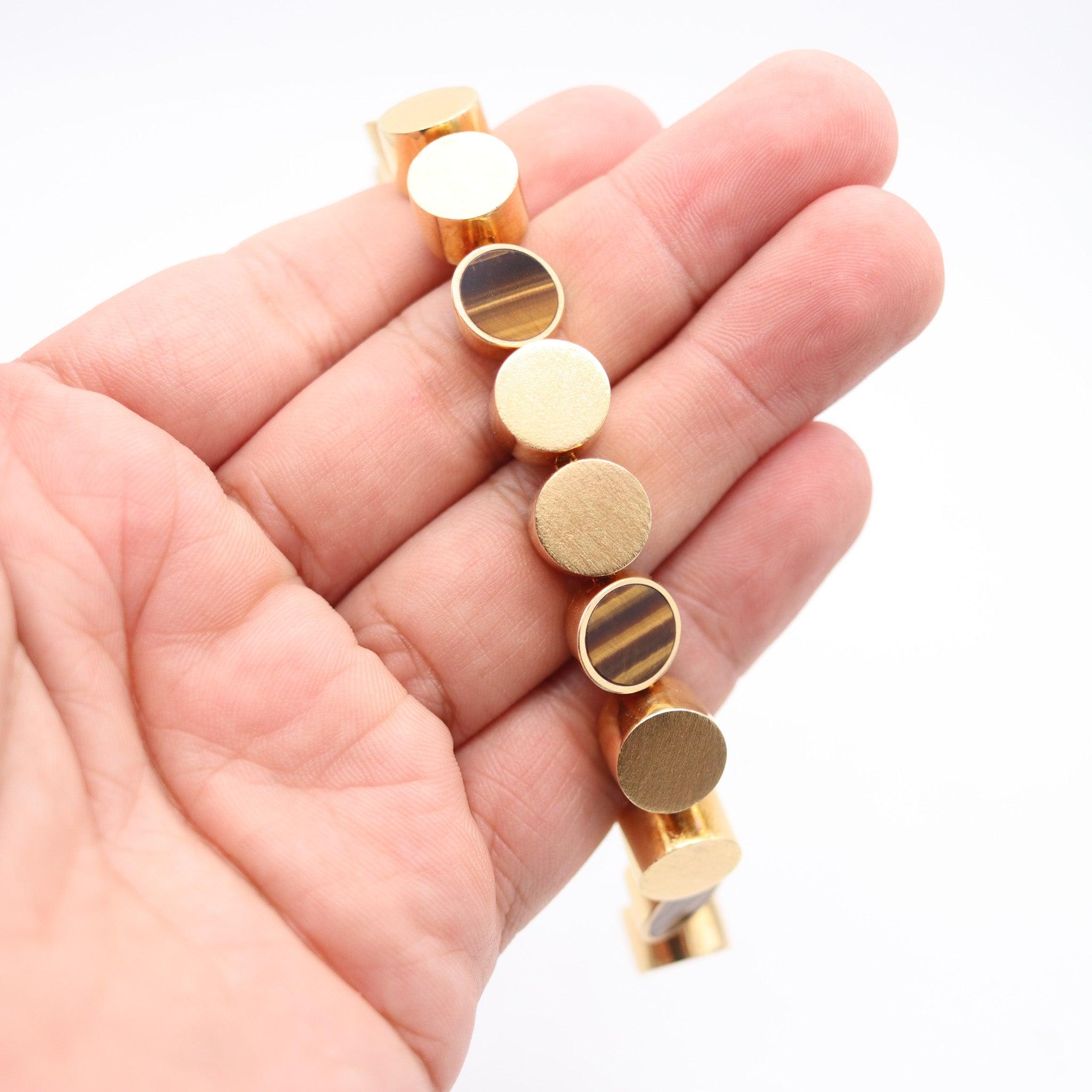 GÜNTER KRAUSS 1970 Bracelet géométrique moderniste en or 18Kt et yeux de tigre en vente 2