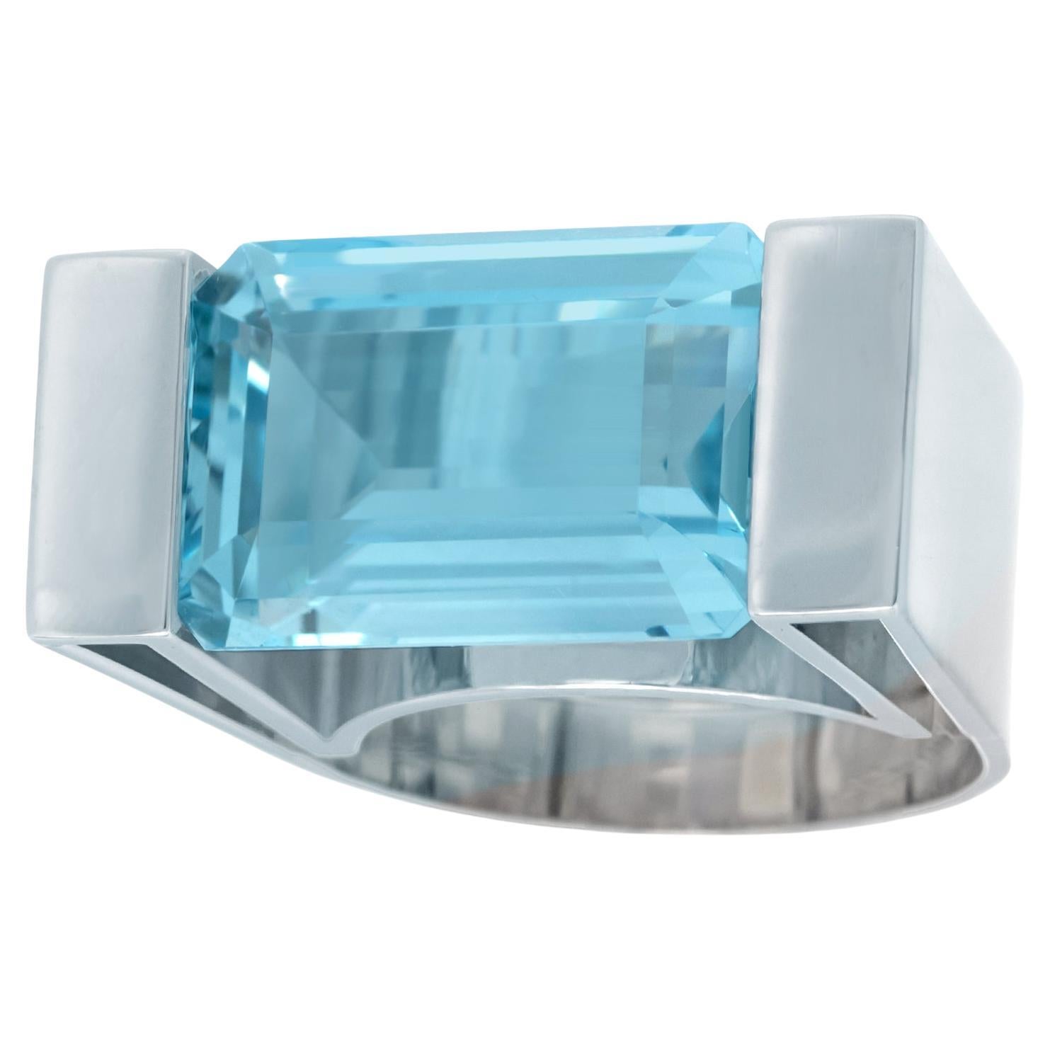 Günter Wyss Hyper-Modern Aquamarine Ring (bague en aigue-marine) en vente