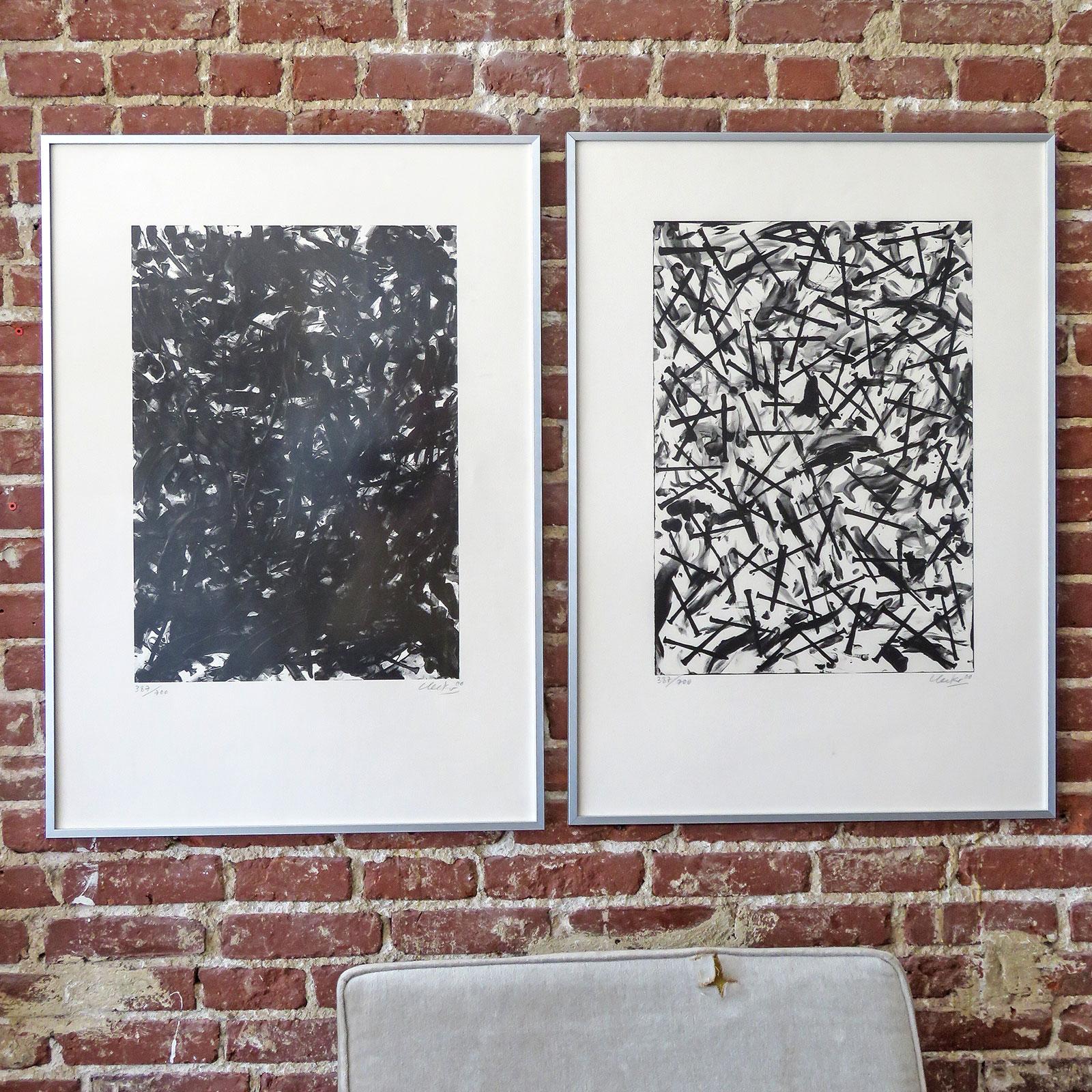 Magnifique édition limitée, lithographie offset encadrée sur papier fait main du sculpteur, artiste op et artiste d'installation allemand Günther Uecker (né en 1930) intitulée 'Nails and Finger Marks', signée au crayon, datée '00' et numérotée