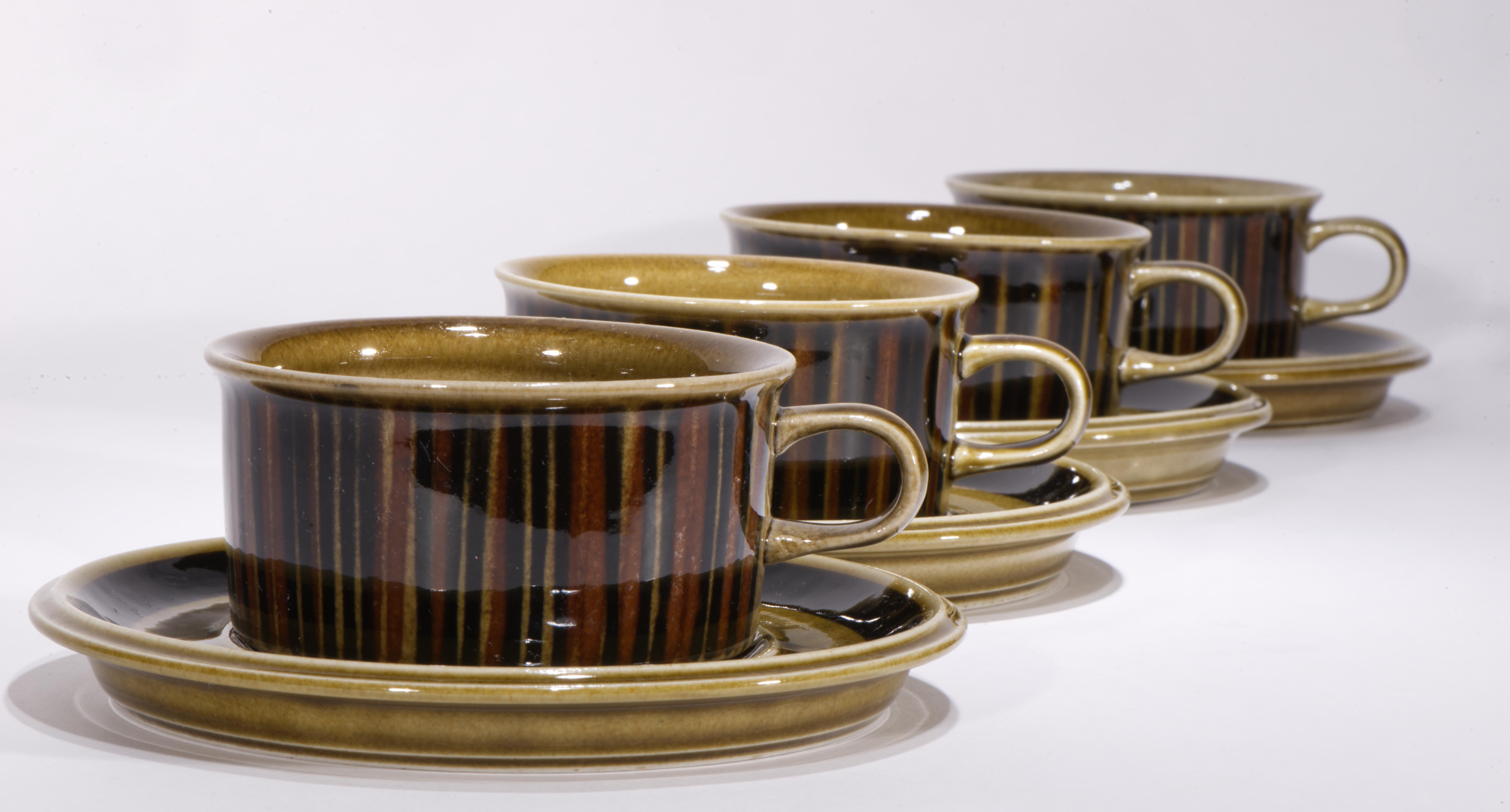Mid-Century Modern Gunvor Olin-Grönqvist for Arabia Kosmos Tea Service for 4, Finland 1962-1976 For Sale